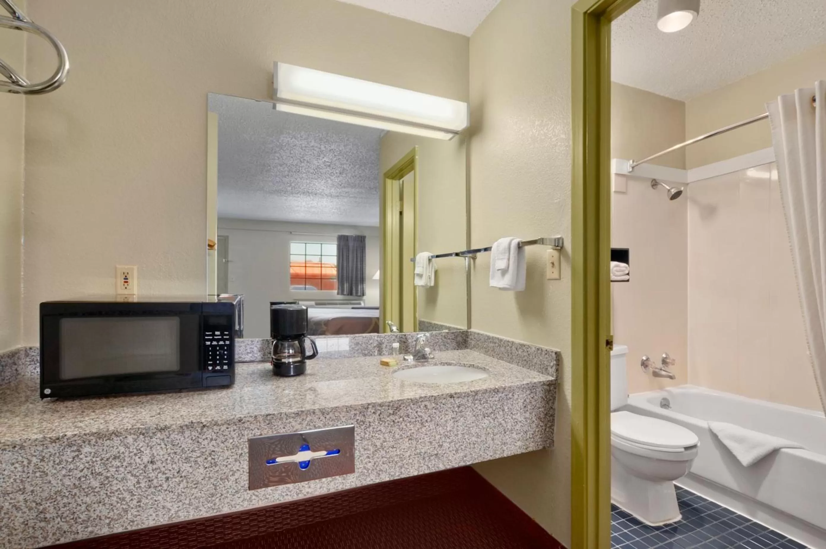 Double Room - Non-Smoking  in Super 8 by Wyndham Monticello AR