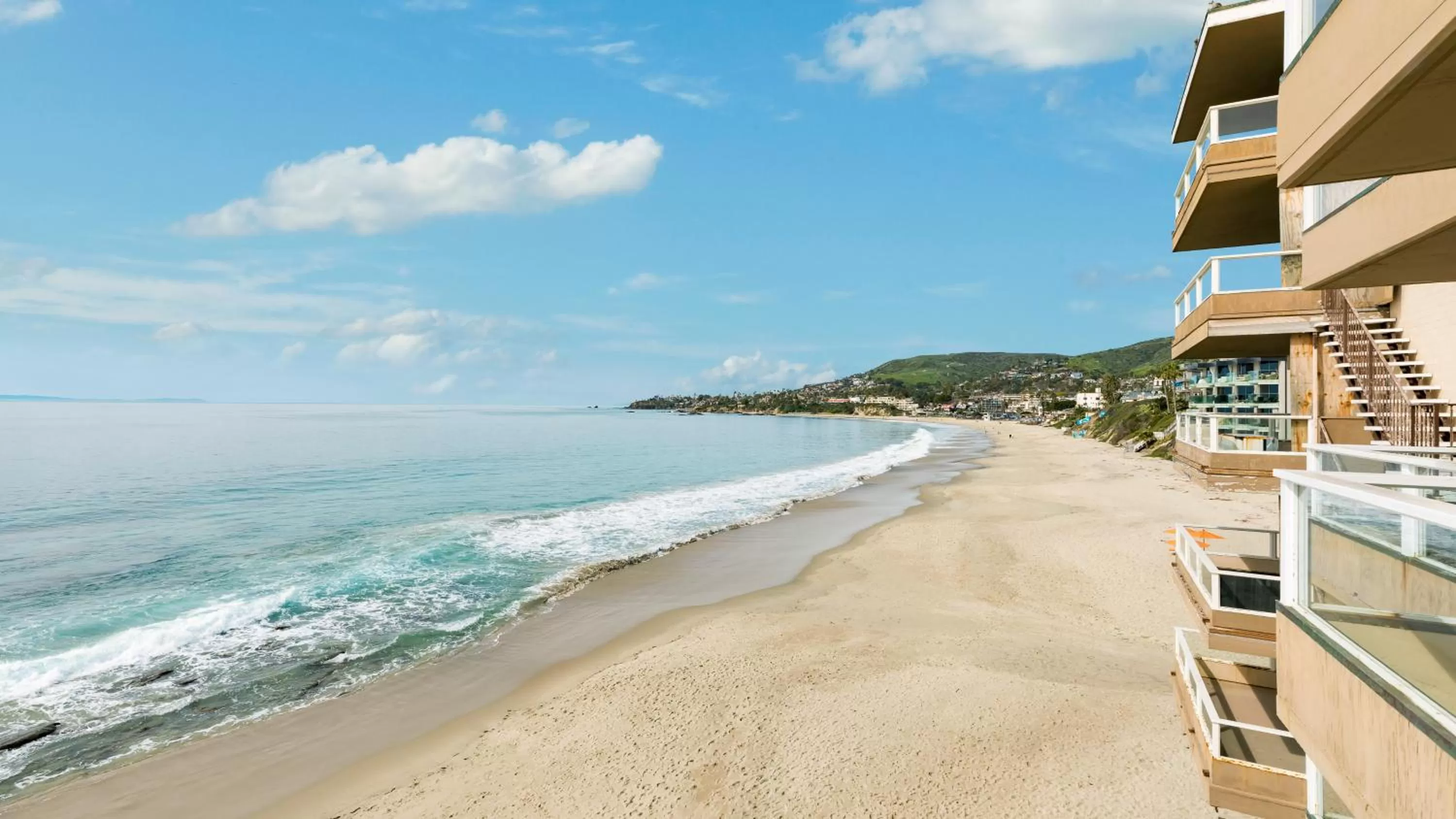 Oceanfront Two Queen Bed in Pacific Edge Hotel on Laguna Beach