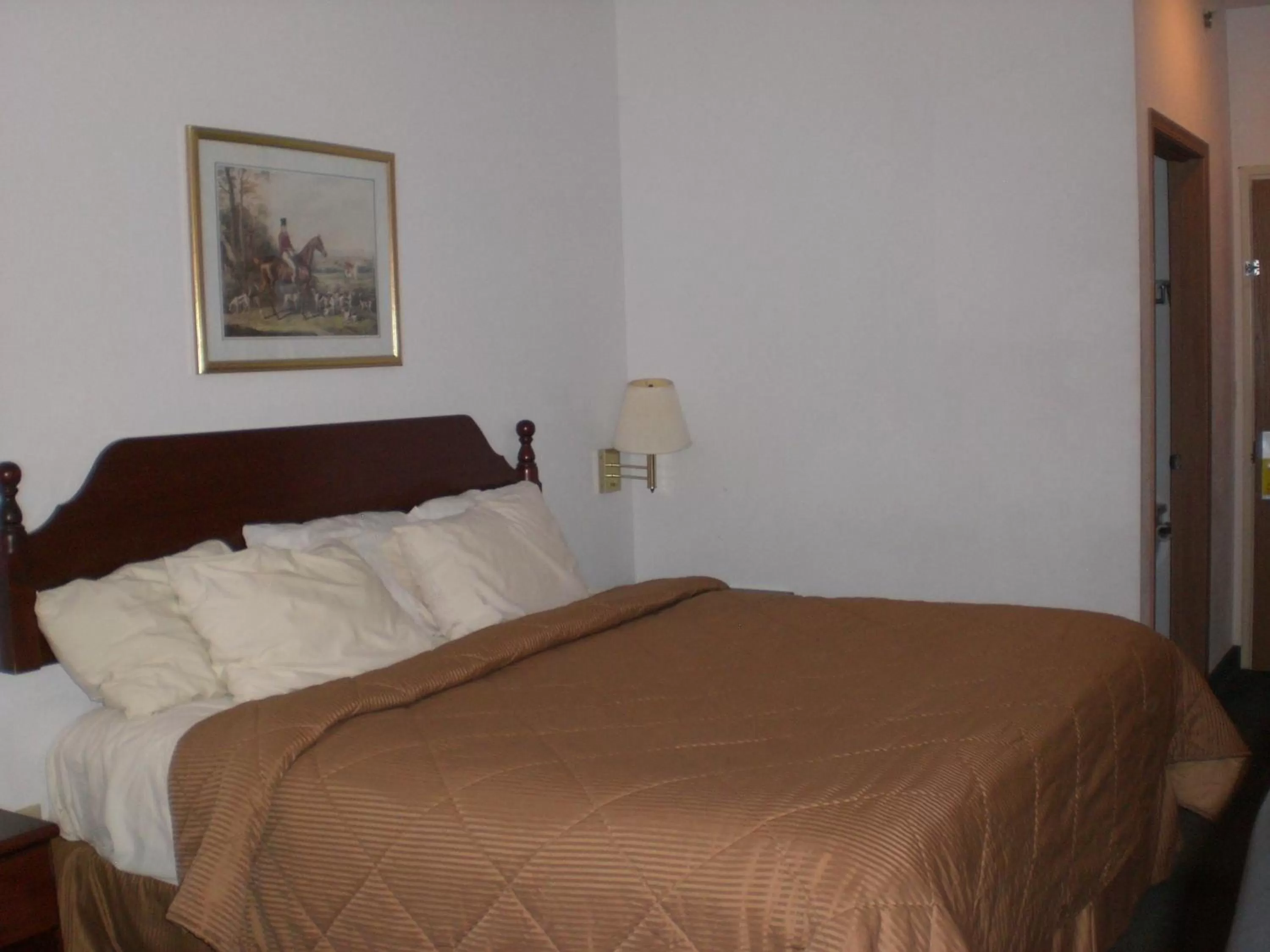 King Room - Non-Smoking in Days Inn by Wyndham Butler