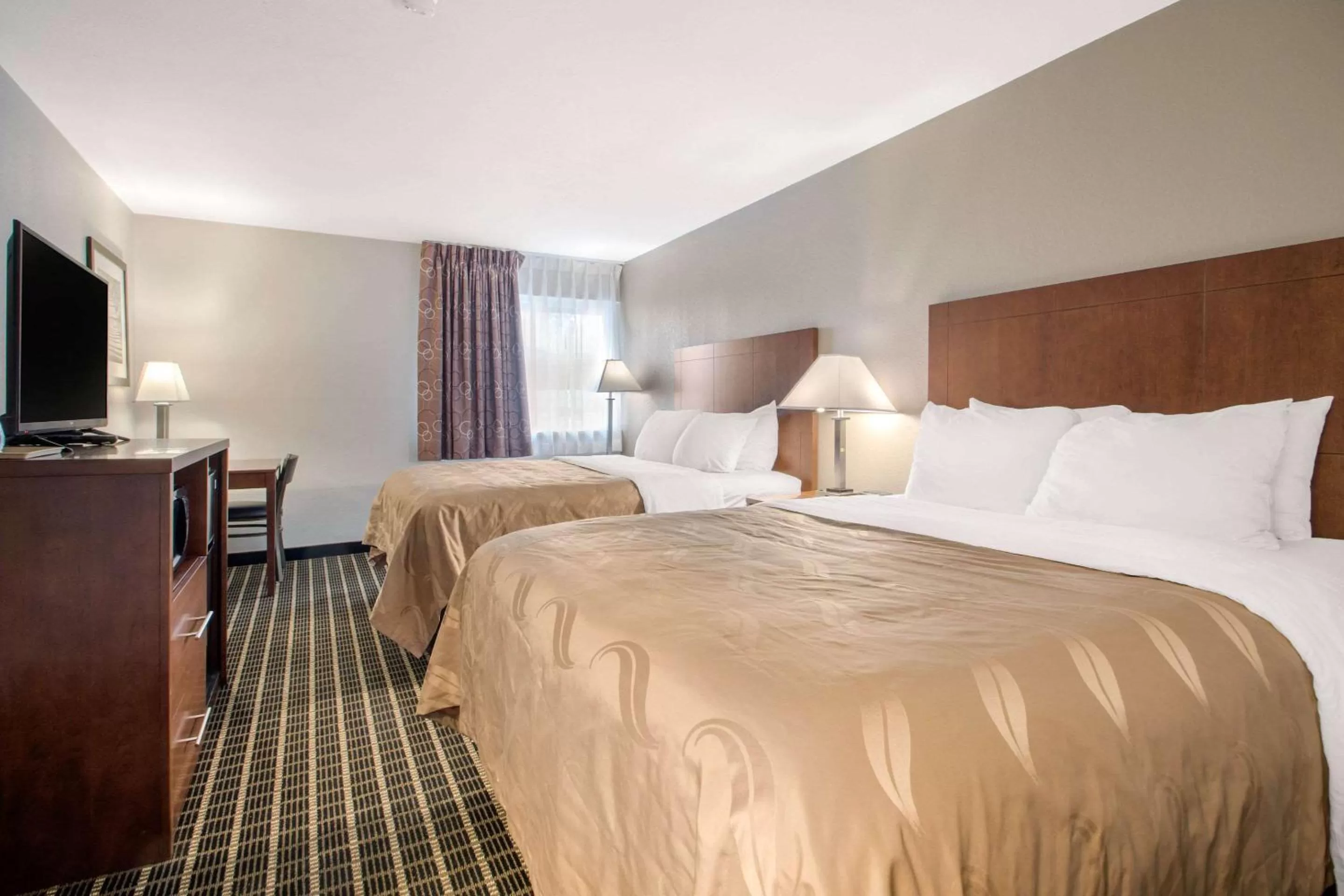 Queen Room with Two Queen Beds - Non-Smoking in Quality Inn Madison West Near University Area