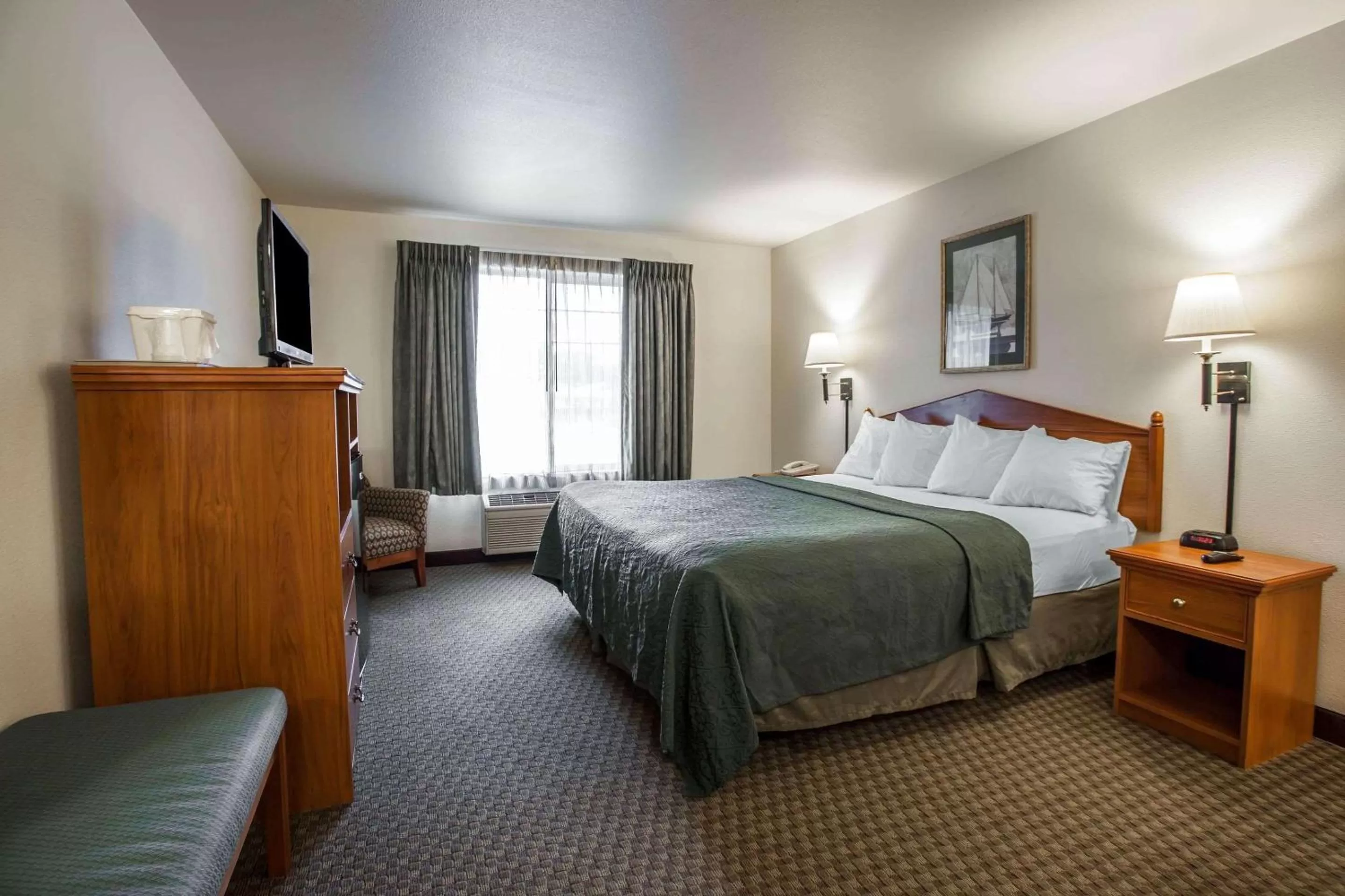 King Room - Non-Smoking in Quality Inn & Suites Federal Way - Seattle