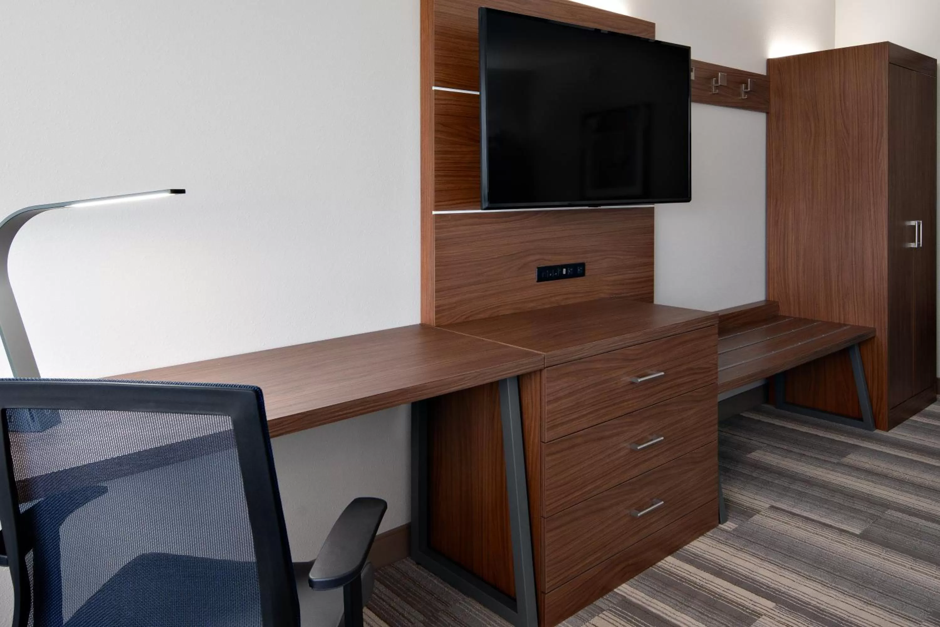 Suite - Hearing Accessible - Non-Smoking in Holiday Inn Express & Suites - Elkhorn - Lake Geneva Area by IHG