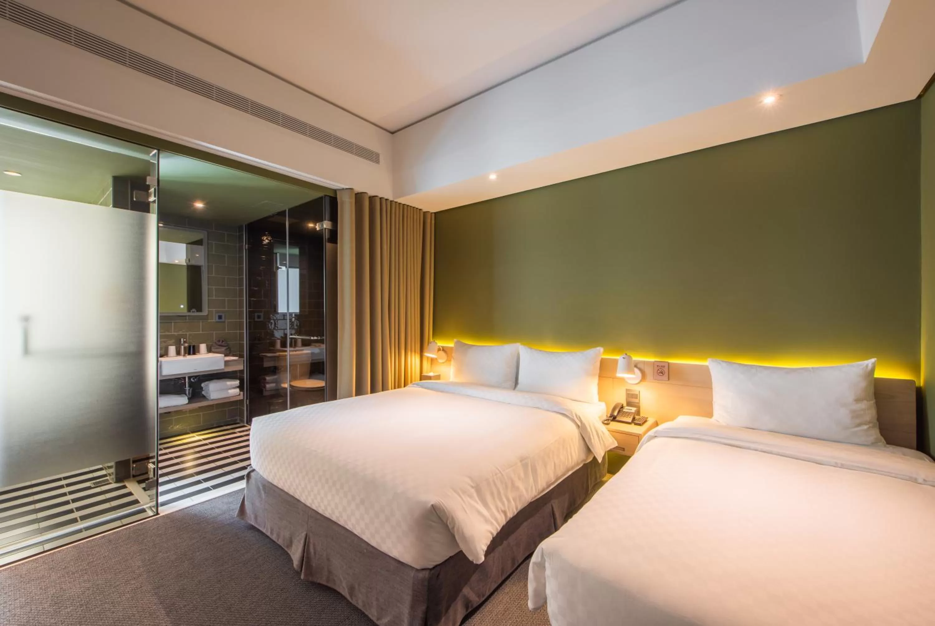 Triple Room with Bathroom in Ramble Hotel