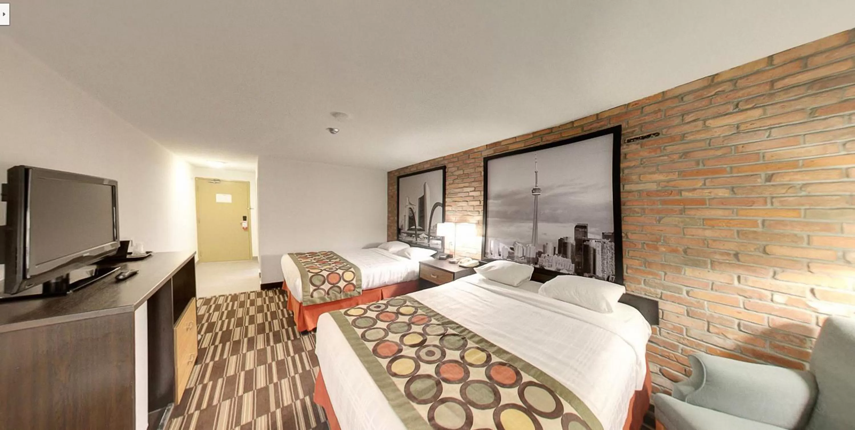 Deluxe Queen Room with Two Queen Beds - Non-Smoking in Super 8 by Wyndham Sudbury ON