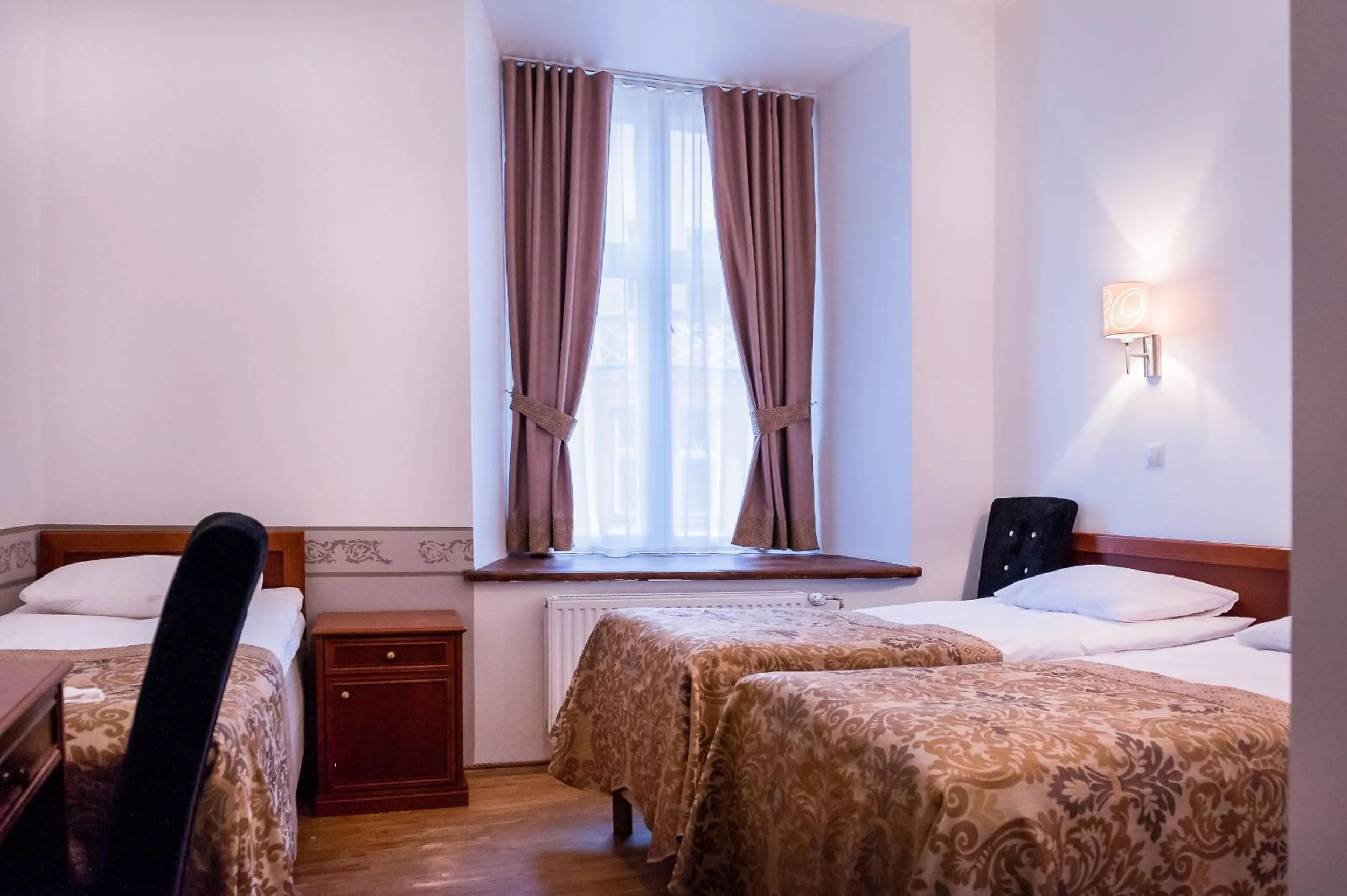 Triple Room in Three Crowns Residents