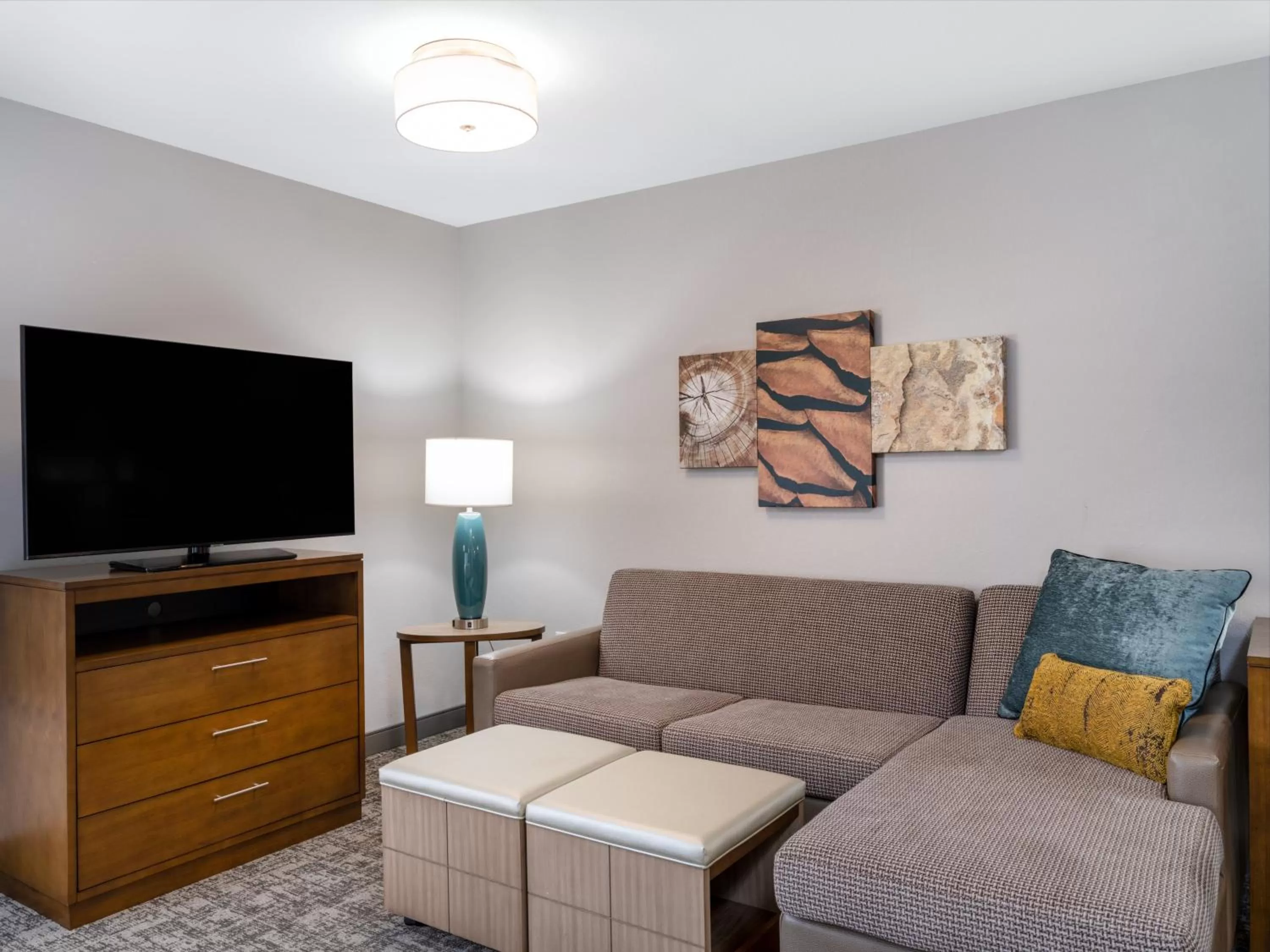 Studio King Suite - Communications Accessible in Staybridge Suites - Sioux City Southeast by IHG