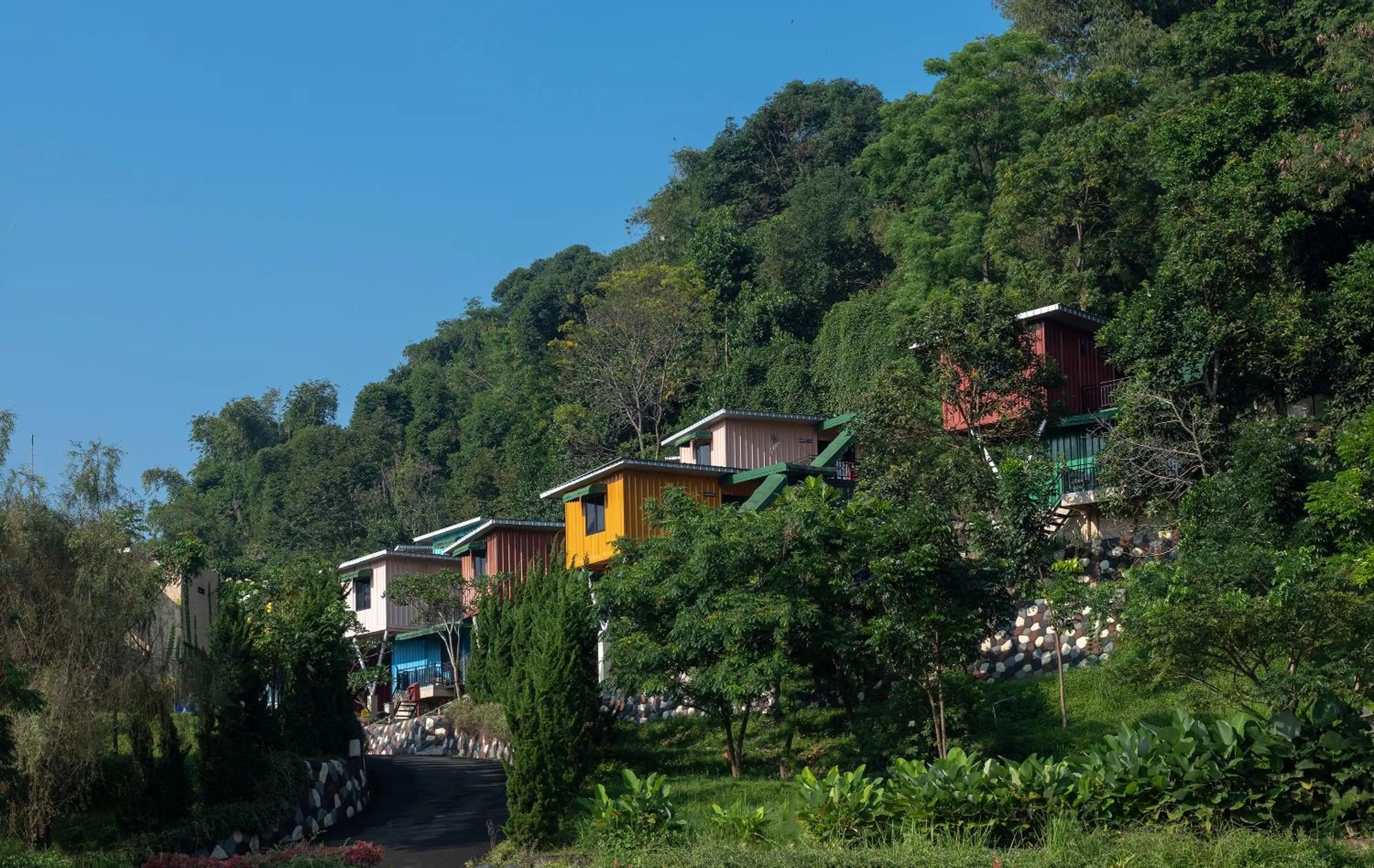 Gladiator Container Twin in JSI Resort Megamendung