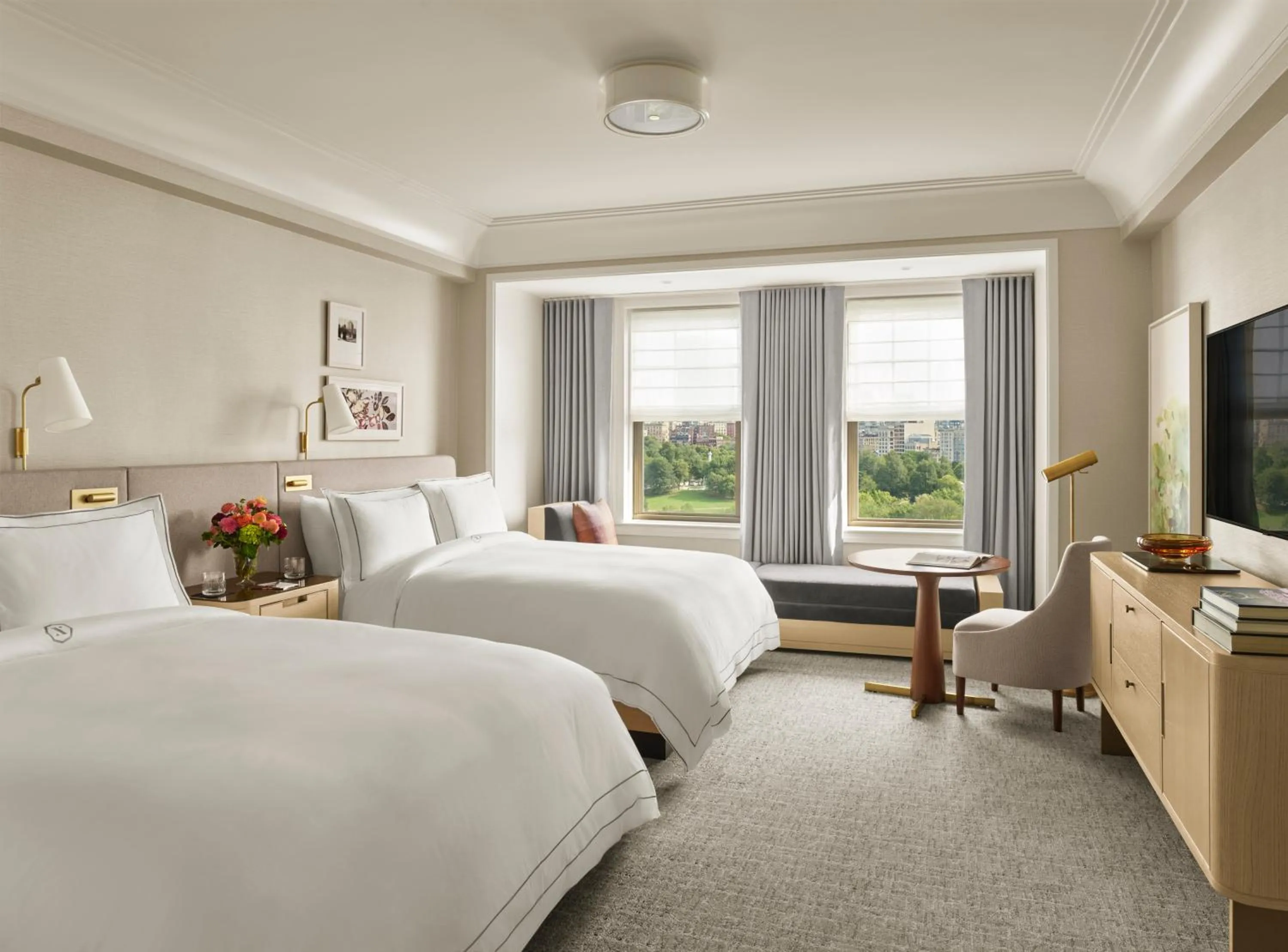 Two Queens with Park View in The Newbury Boston