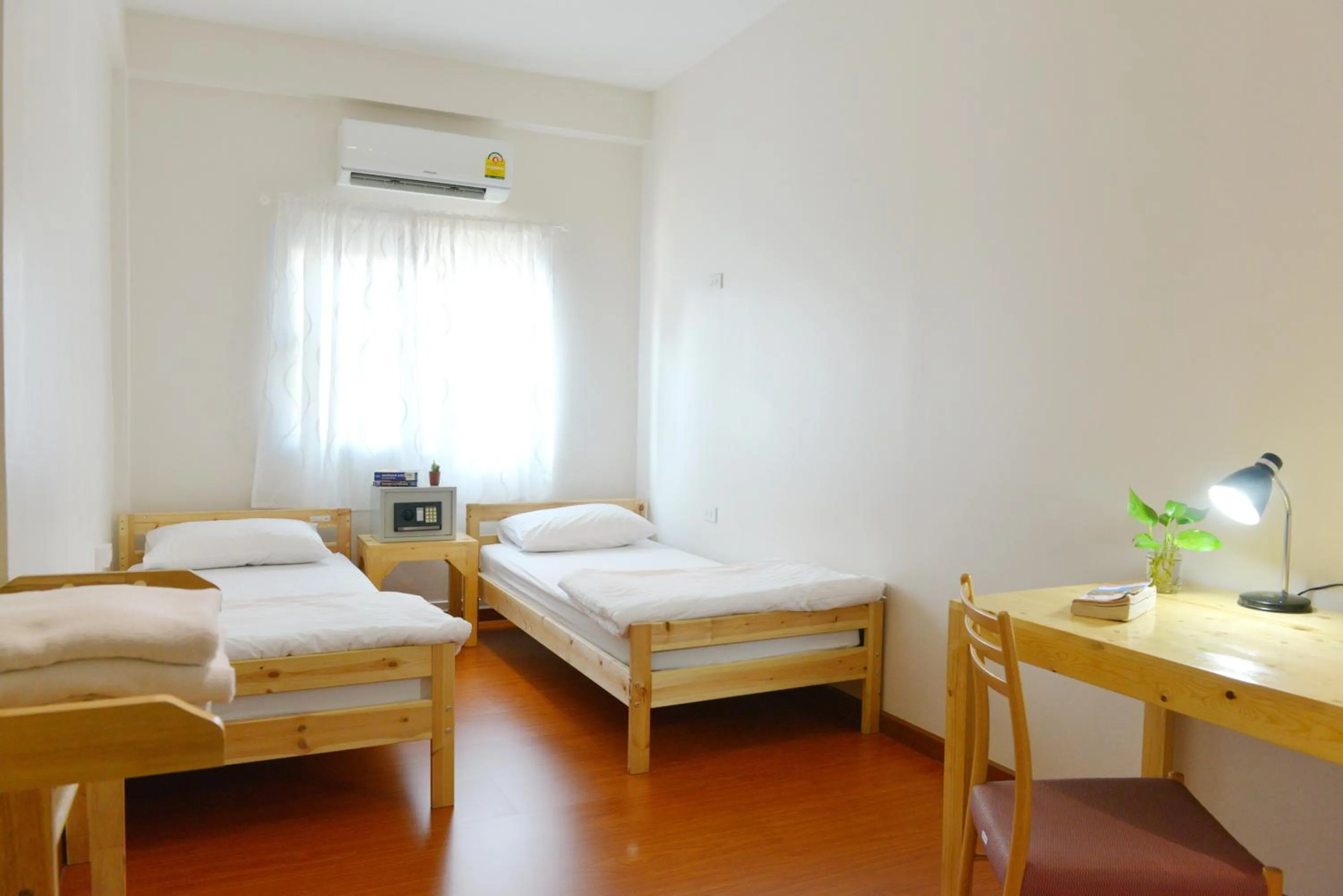 Twin Room with Shared Bathroom in PanPan Hostel