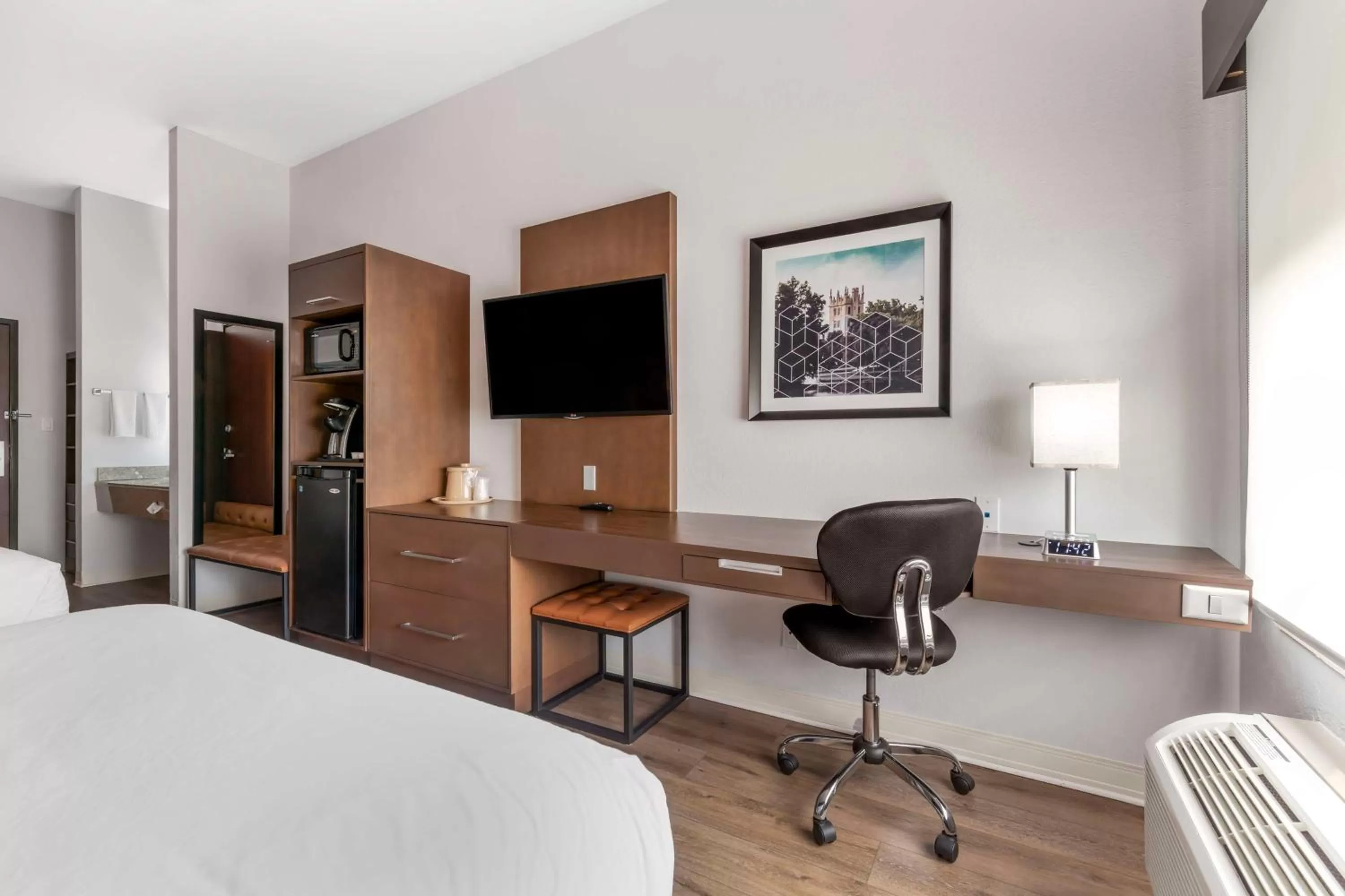 Queen Room with Two Queen Beds in Best Western Sycamore Inn
