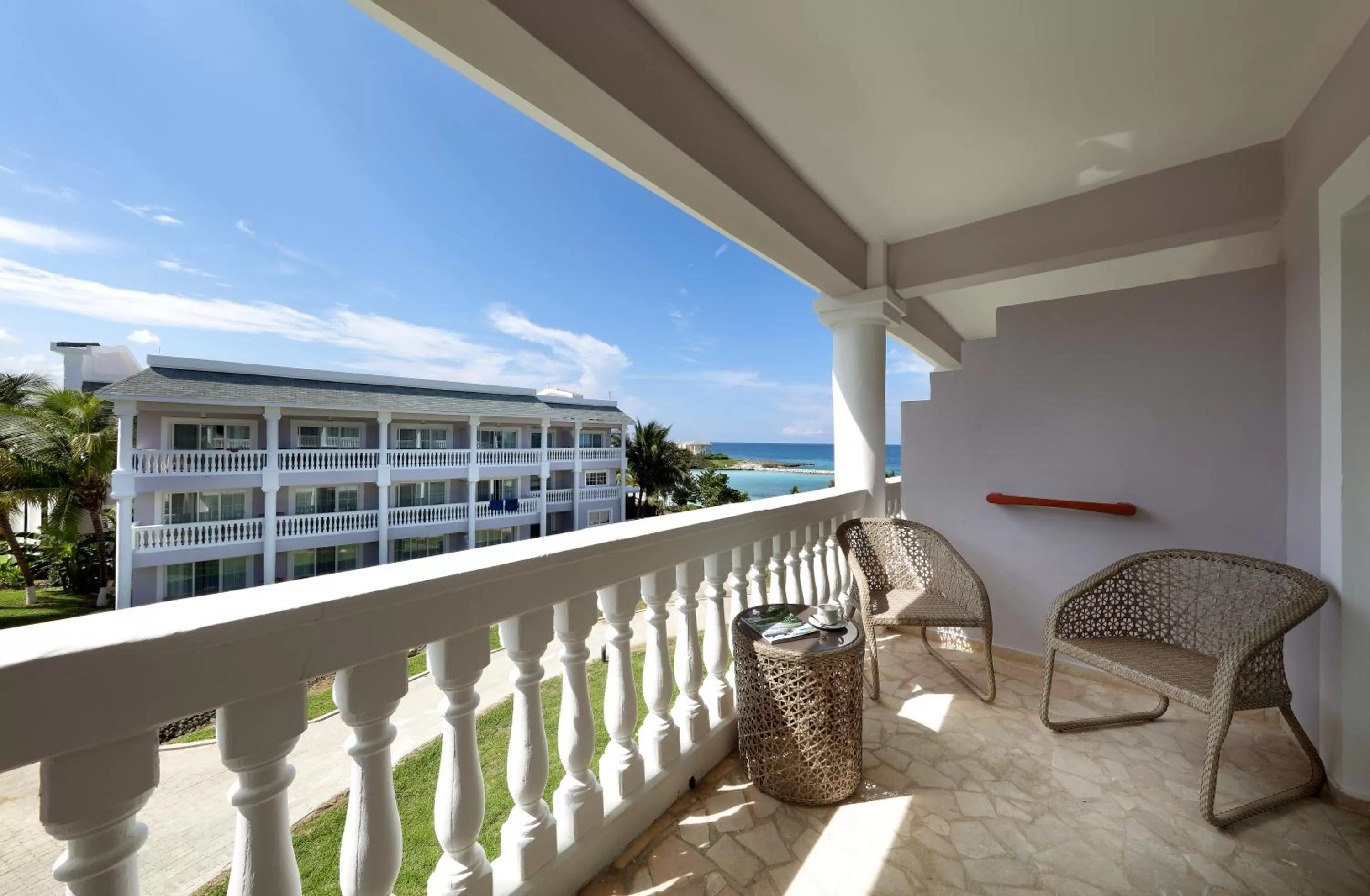 Junior Suite Beachside in Grand Palladium Lady Hamilton Resort & Spa - All Inclusive