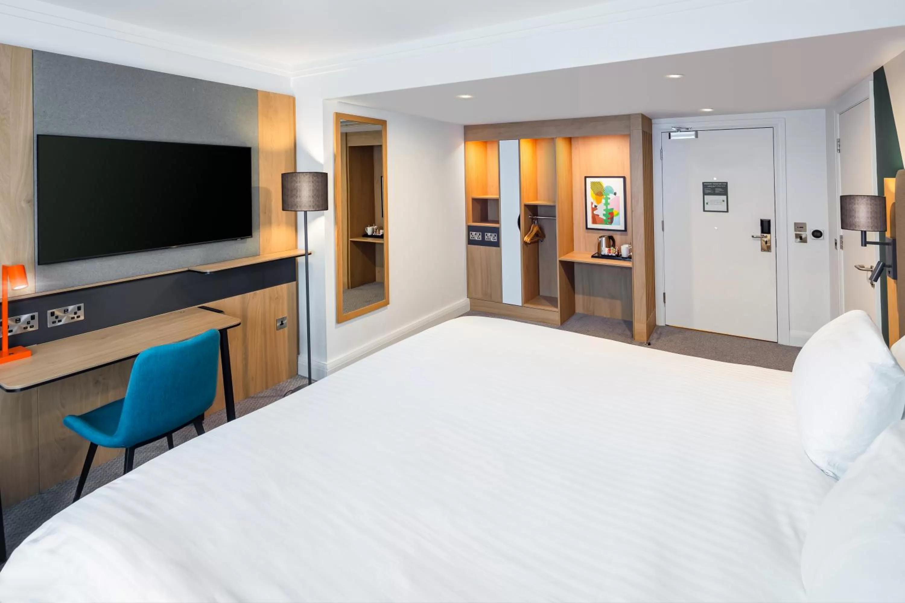 Standard Queen Room - Disability Access in Holiday Inn Gloucester - Cheltenham by IHG