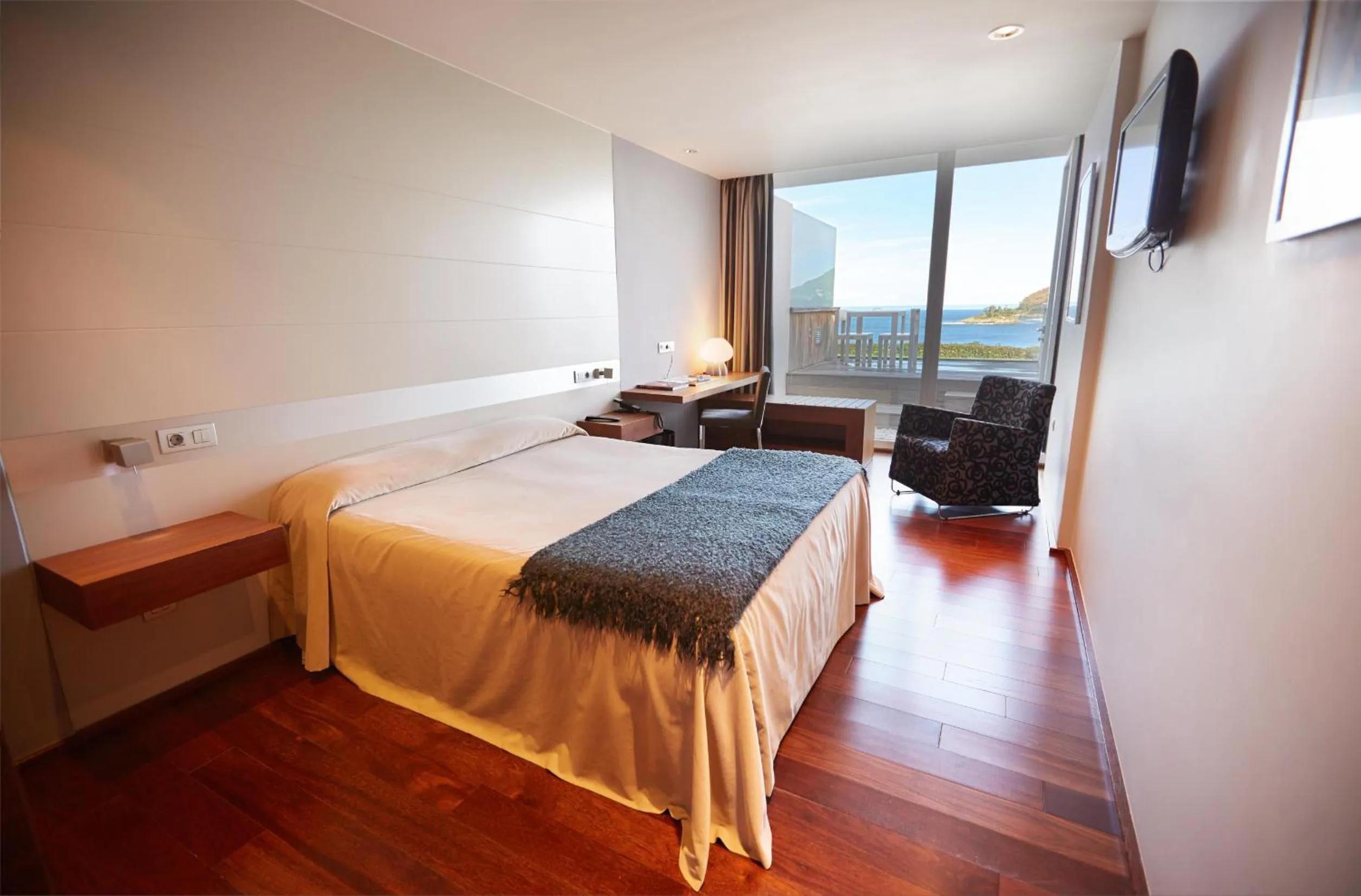 Double or Twin Room with Terrace and Sea View in Hotel Ego