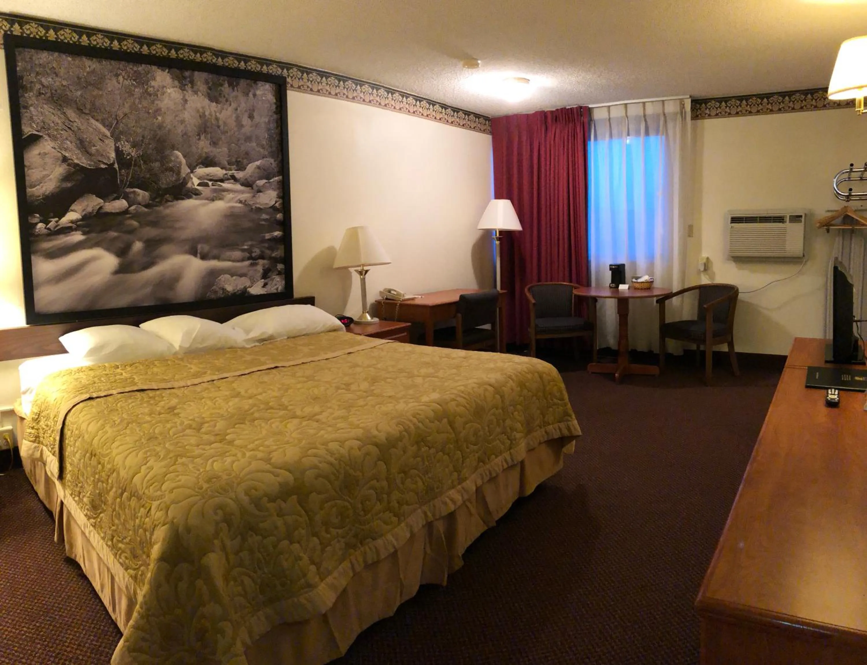 King Room - Non-Smoking in Super 8 by Wyndham Laramie