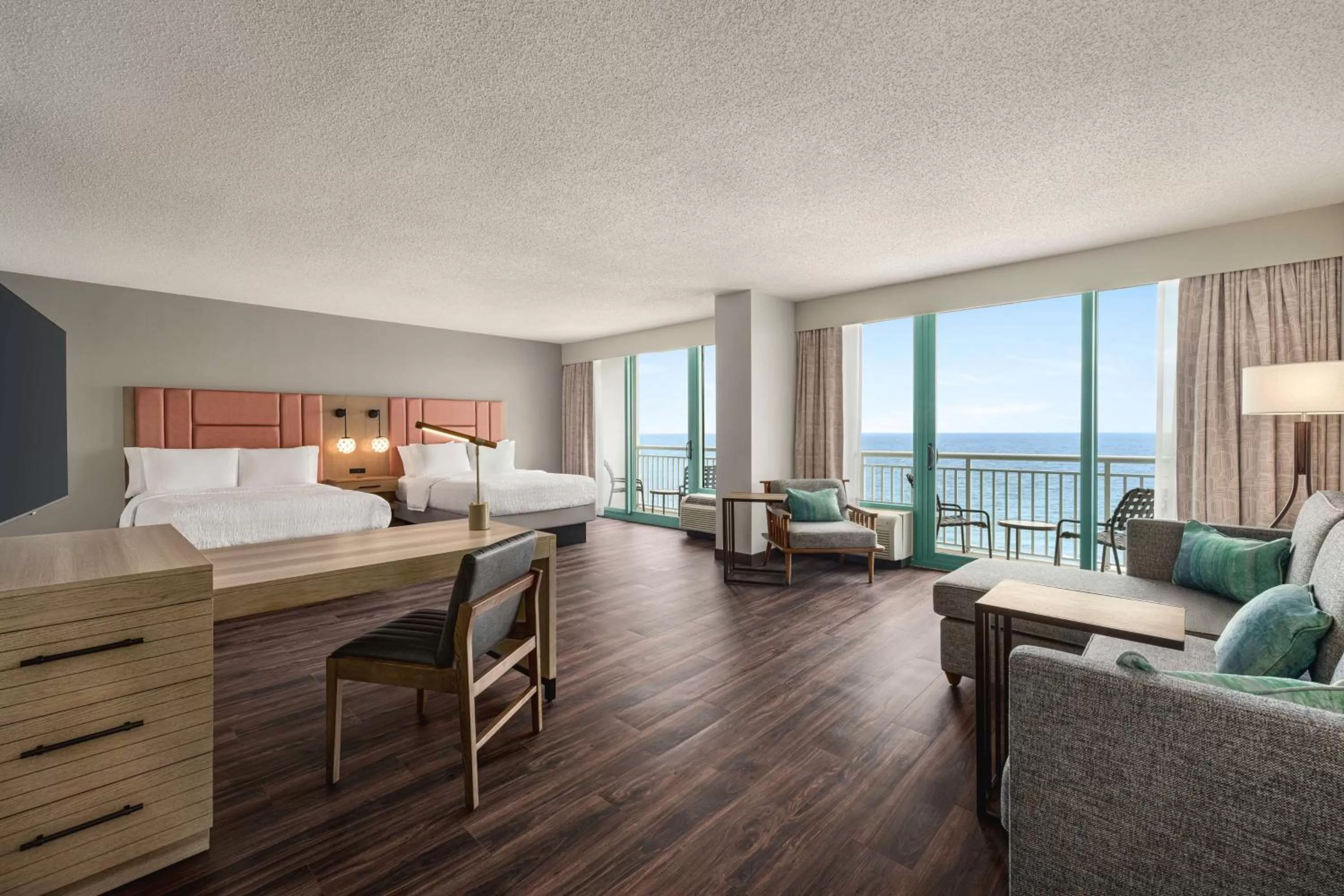 Queen Suite with Two Queen Beds and Sofa Bed - Bath Tub/Oceanfront/Floor 10 in Hampton Inn Virginia Beach-Oceanfront South