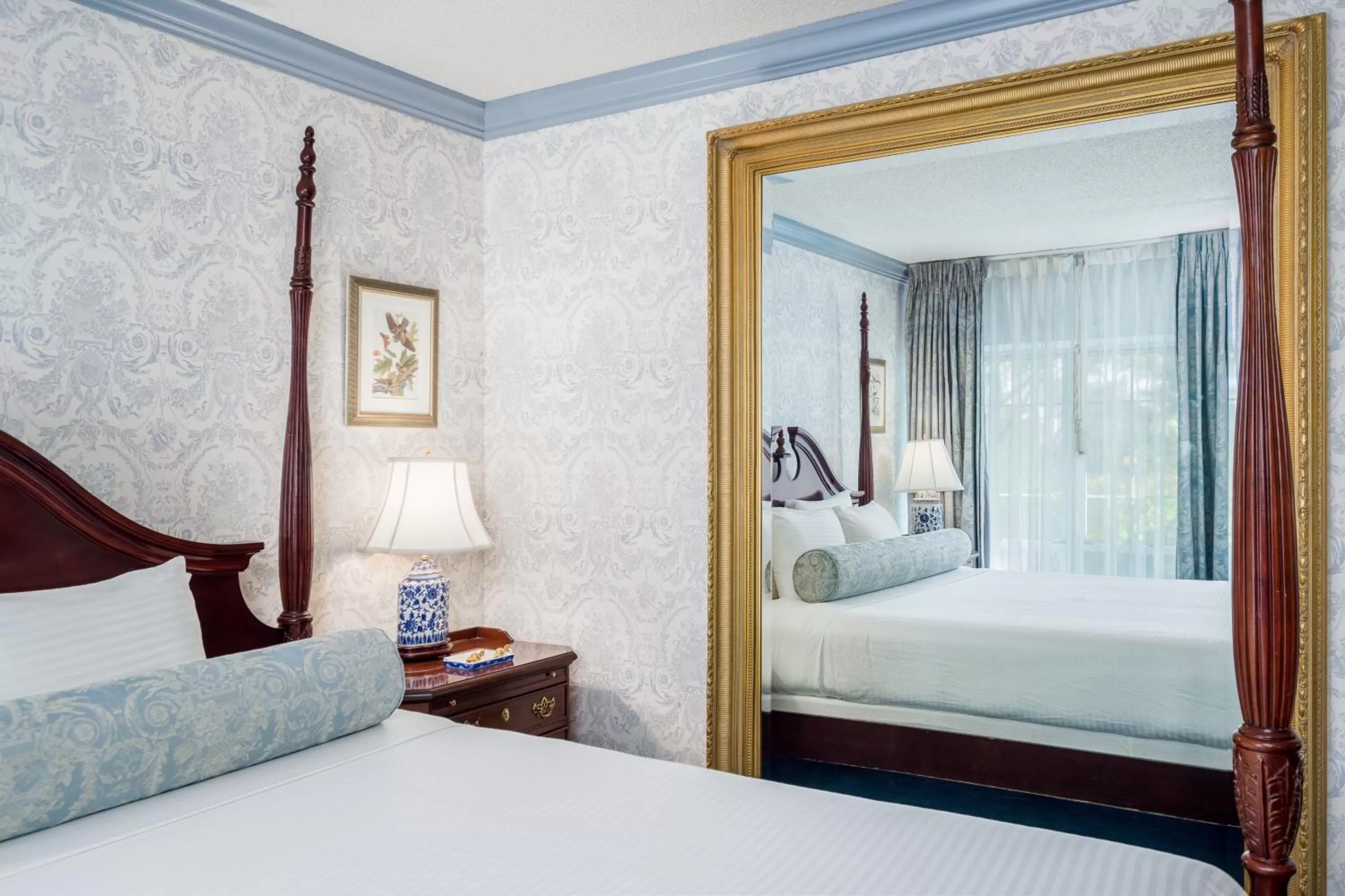 King Suite in The Farmington Inn and Suites