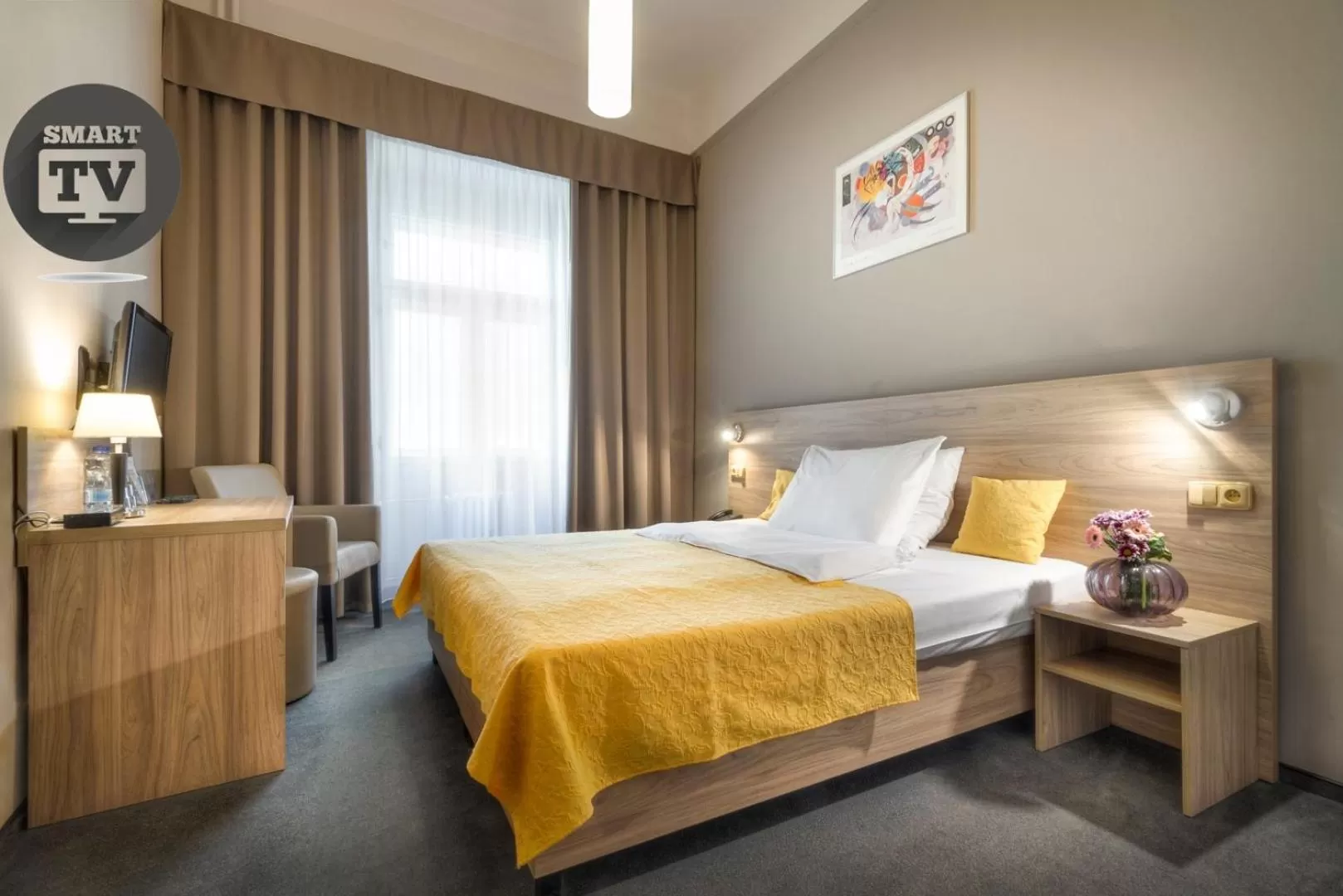 Single Room in Atlantic Hotel