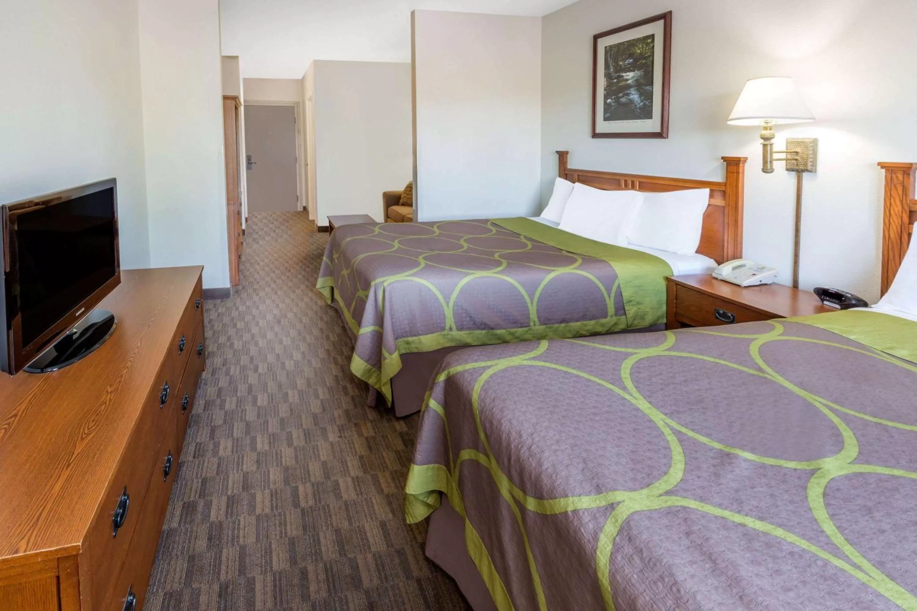 Studio Suite with Two Queen Beds - Non-Smoking in Super 8 by Wyndham Central Pt Medford