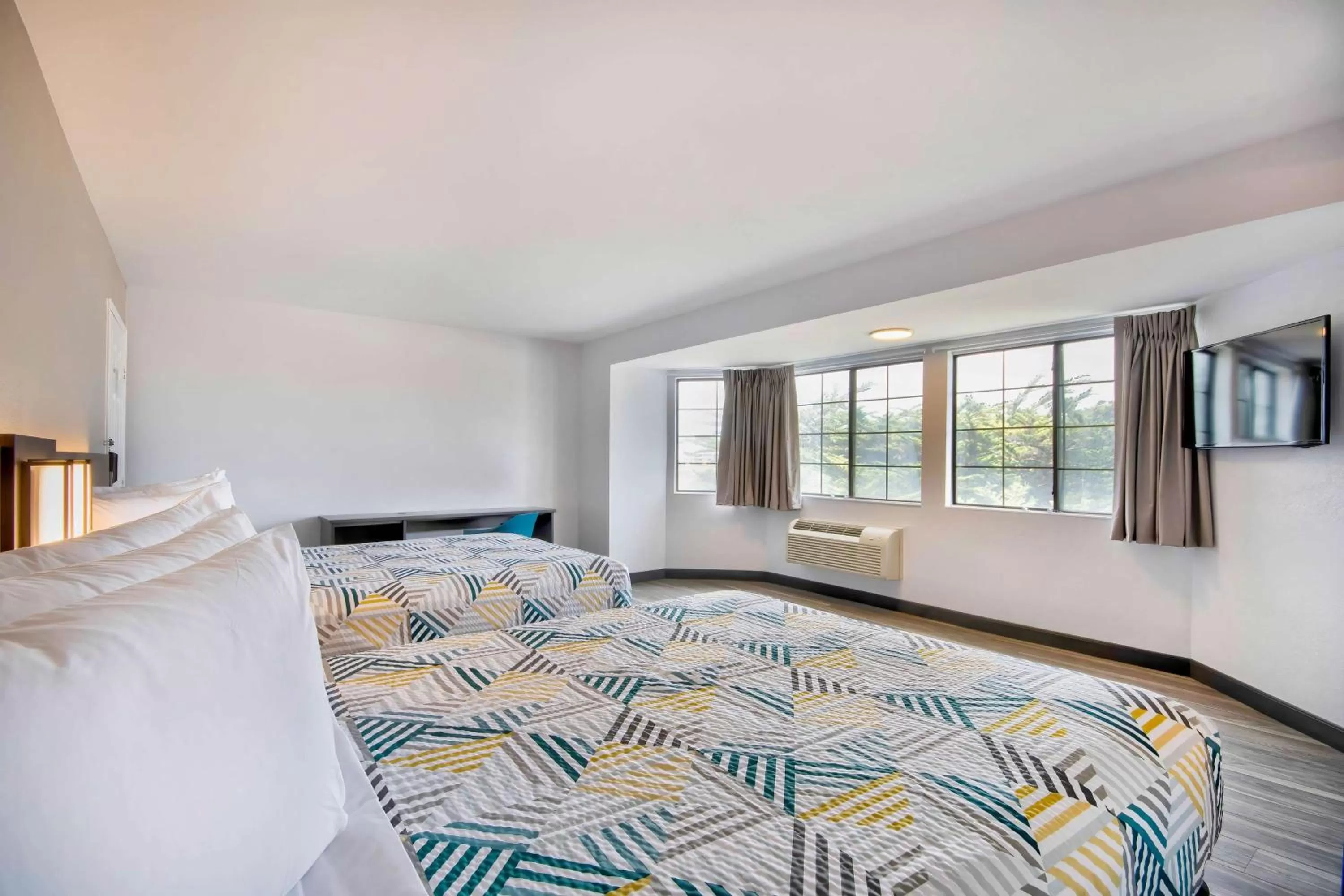 Premium Quadruple Room in Motel 6-Marina, CA - Monterey