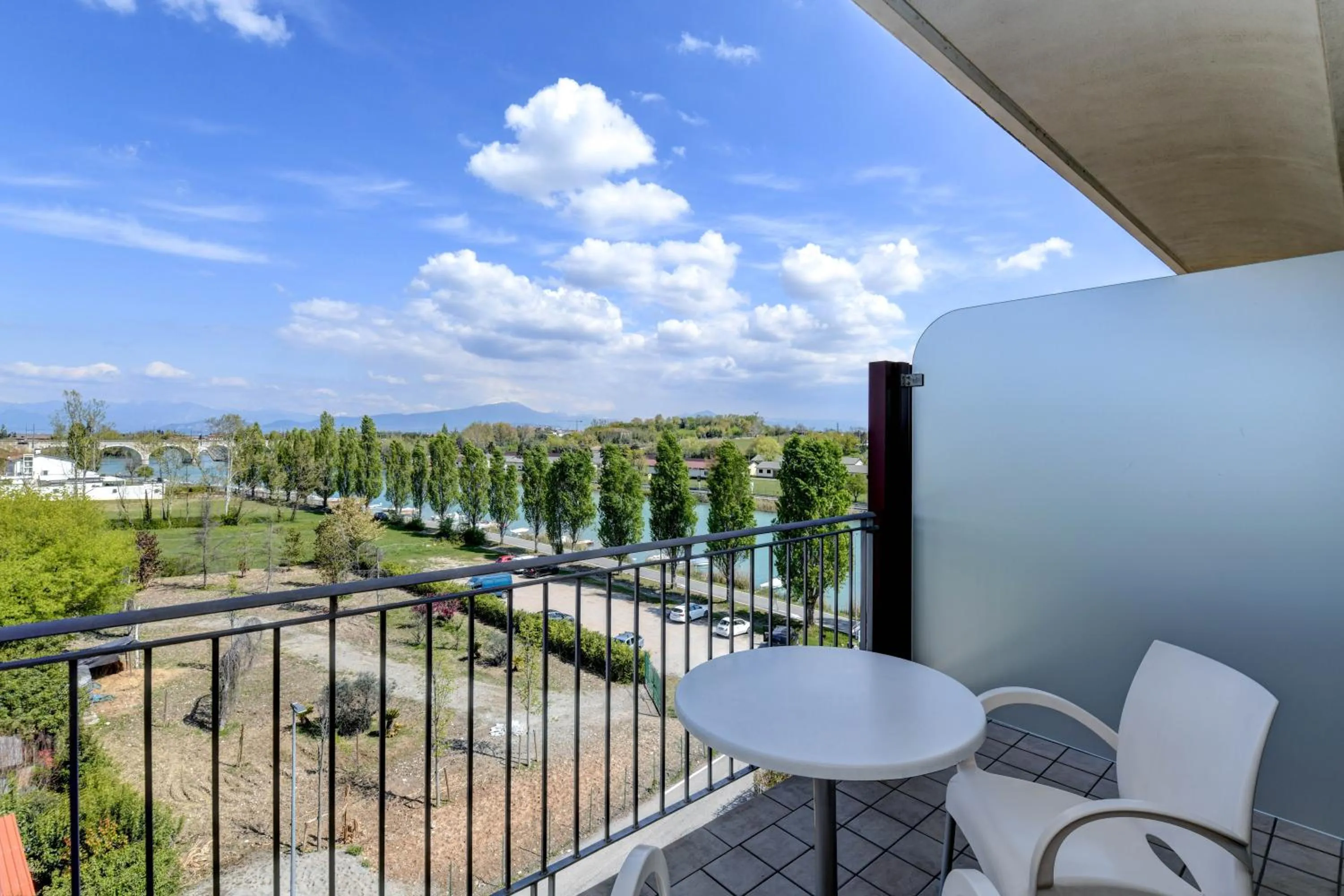 Double Room with Balcony - River Side in Hotel Rivus