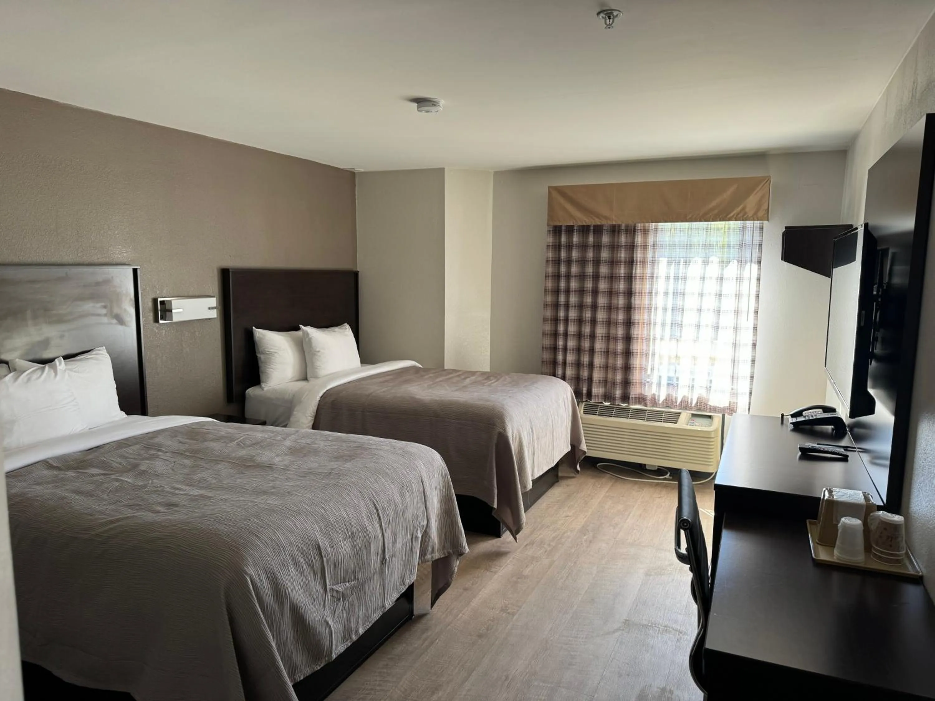 Bed in Quality Inn
