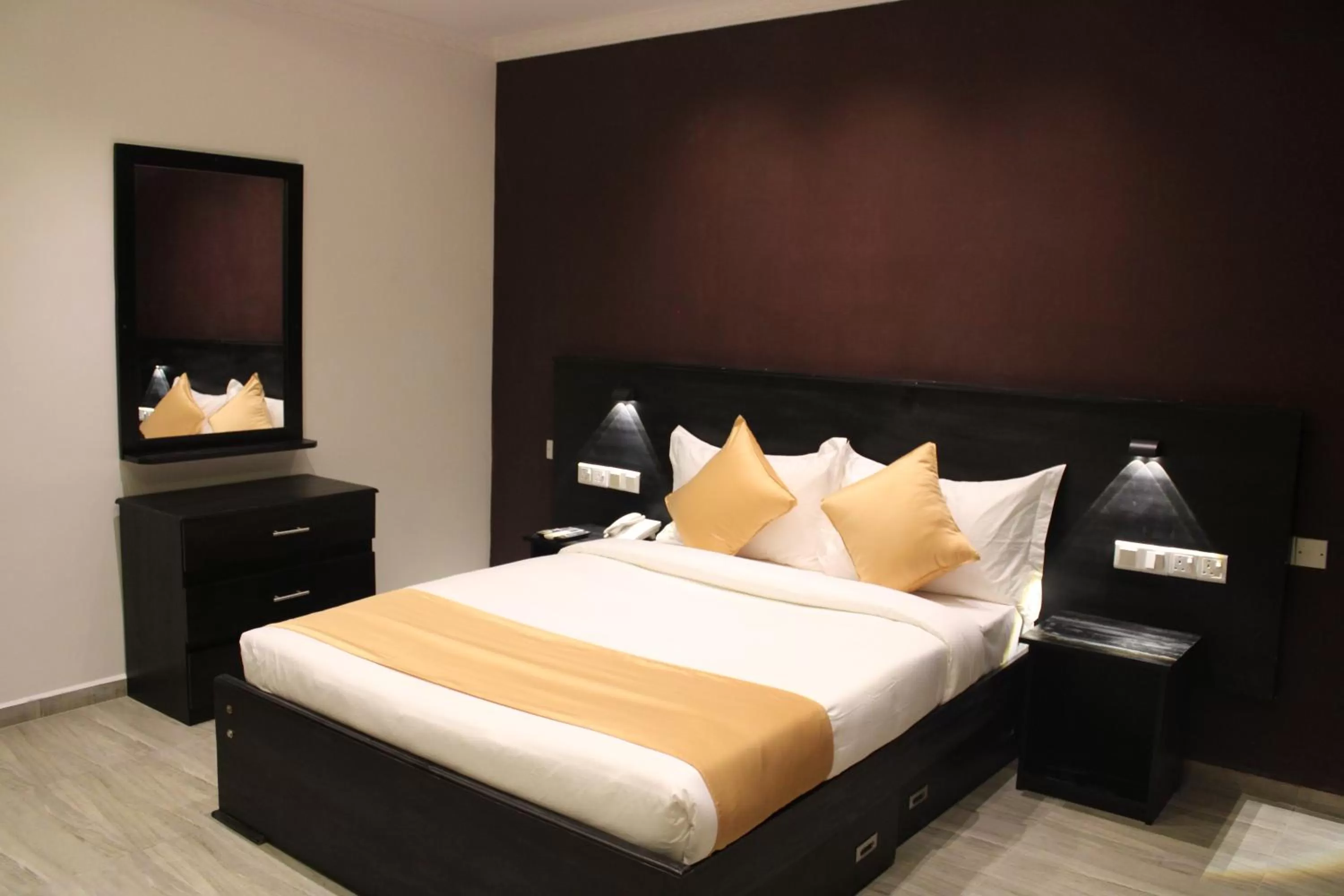 Bedroom, Bed in Hotel Sky Gate kandy