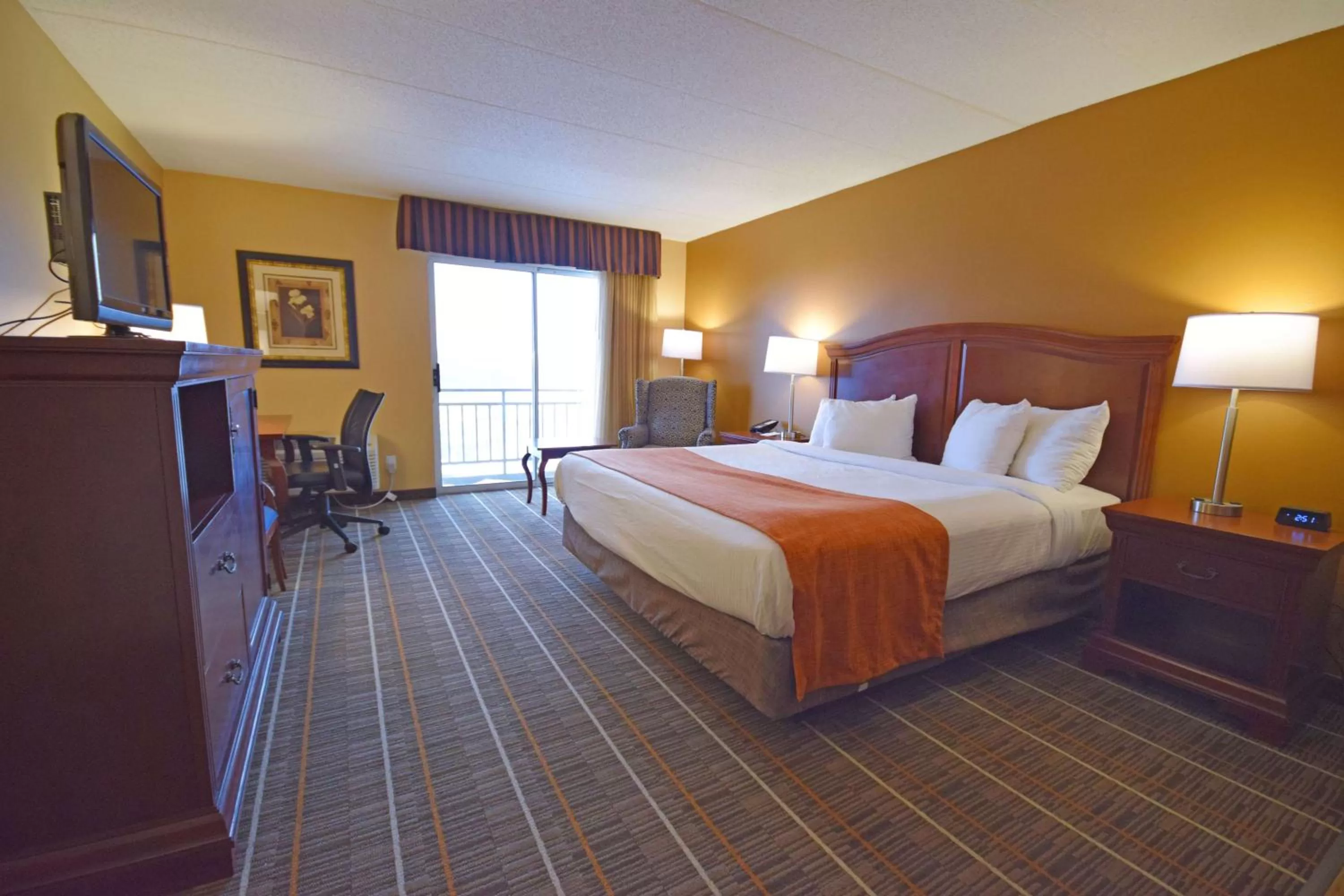 Queen Room with Two Queen Beds - Mobility Accessible/Non-Smoking in Best Western Resort Hotel & Conference Center Portage