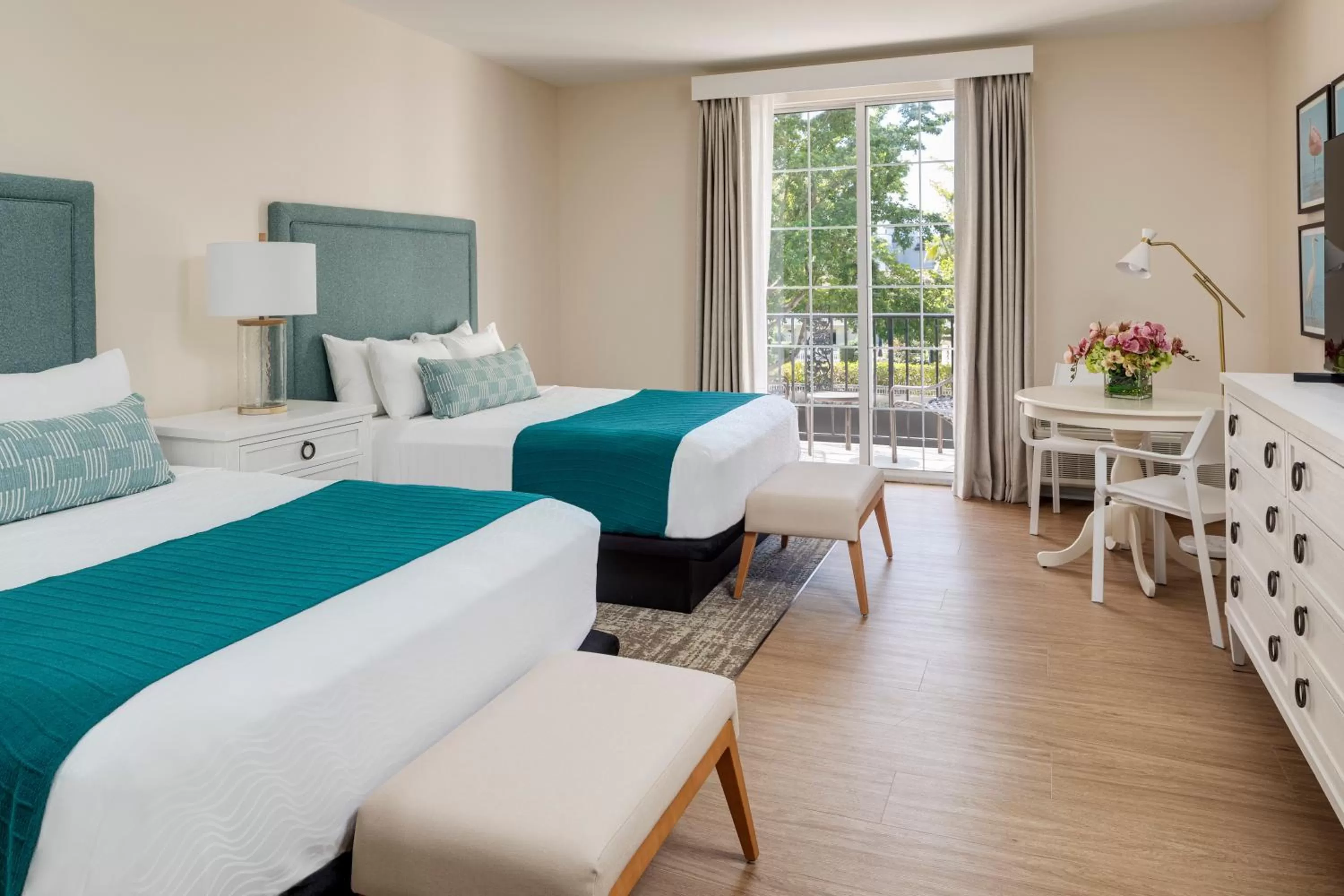 Deluxe Double Room with Balcony in The Capri Inn