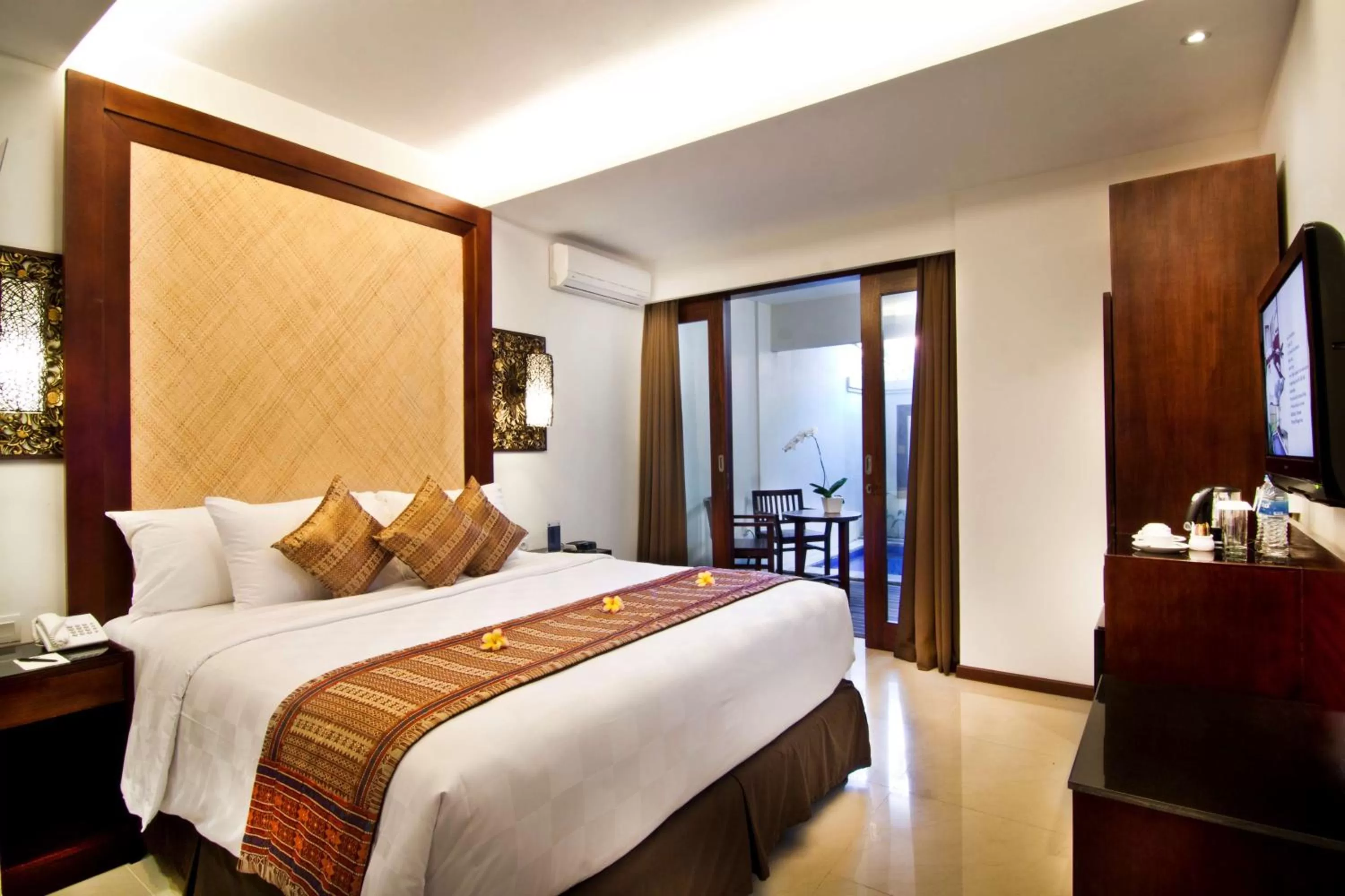 Premium Queen Room - Non-Smoking in Best Western Kuta Villa