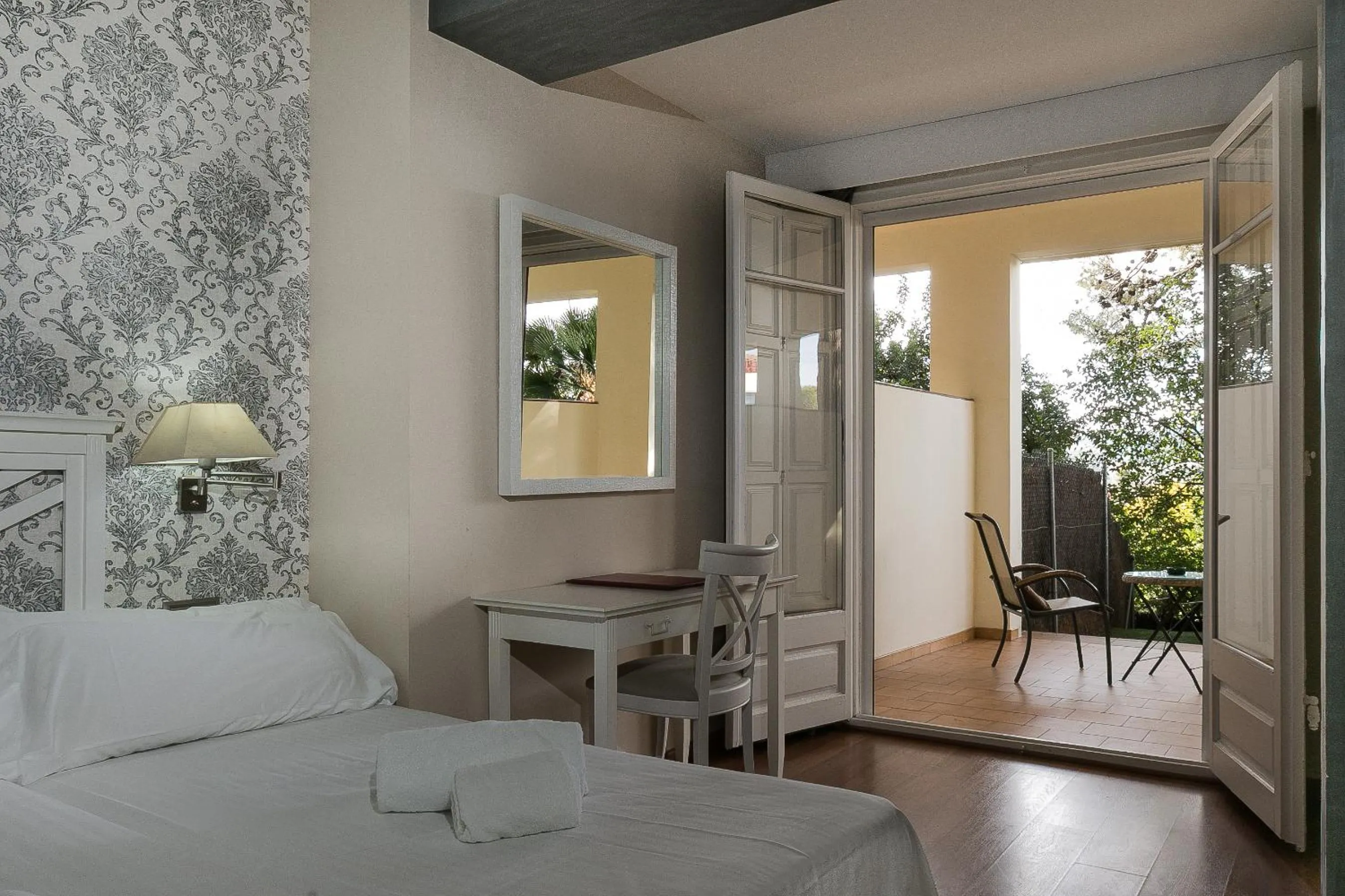 Triple Room in Hotel El Castell