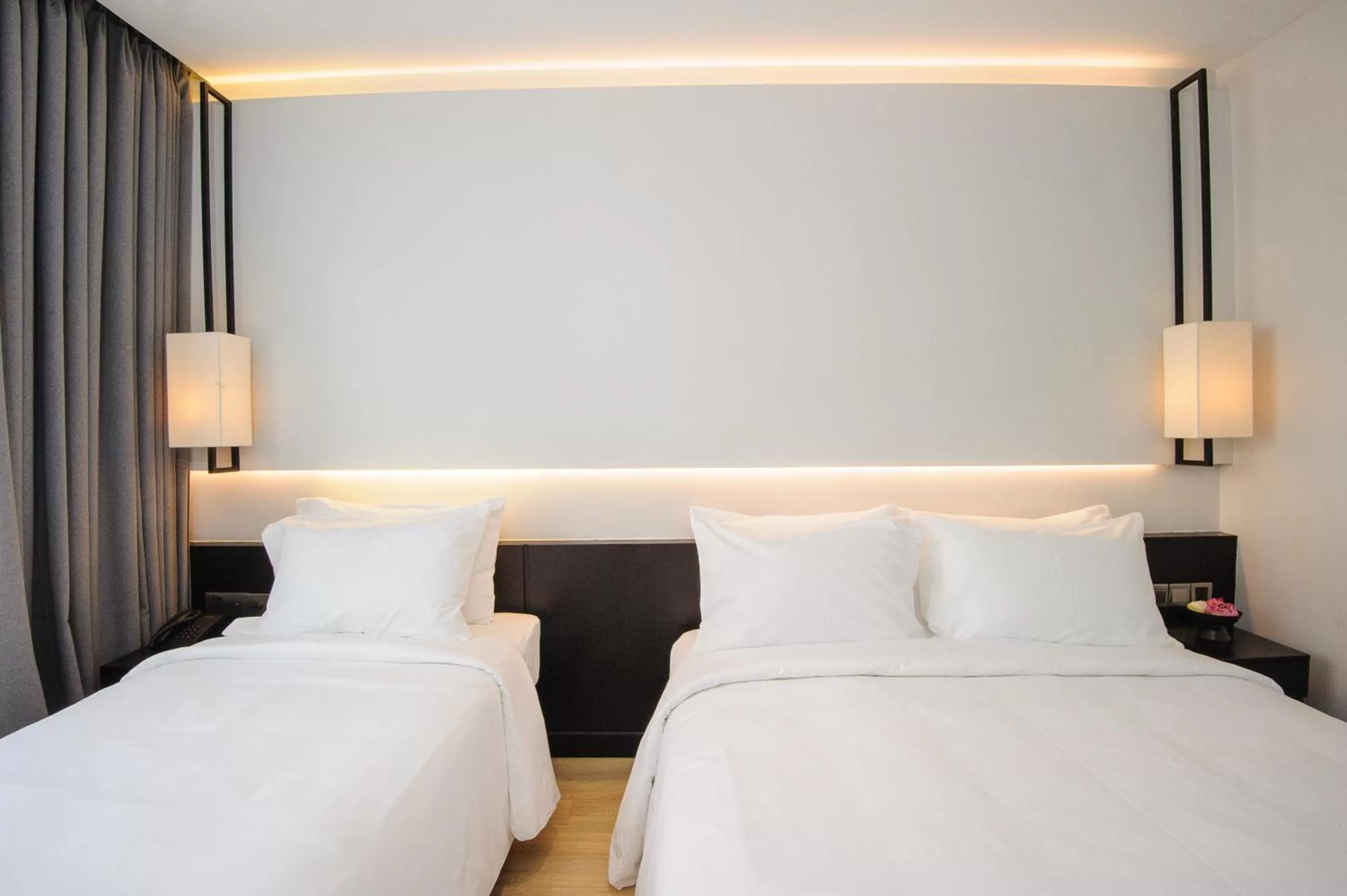 Deluxe Triple Room in GLOW PARK HOTEL Grand Royal Palace