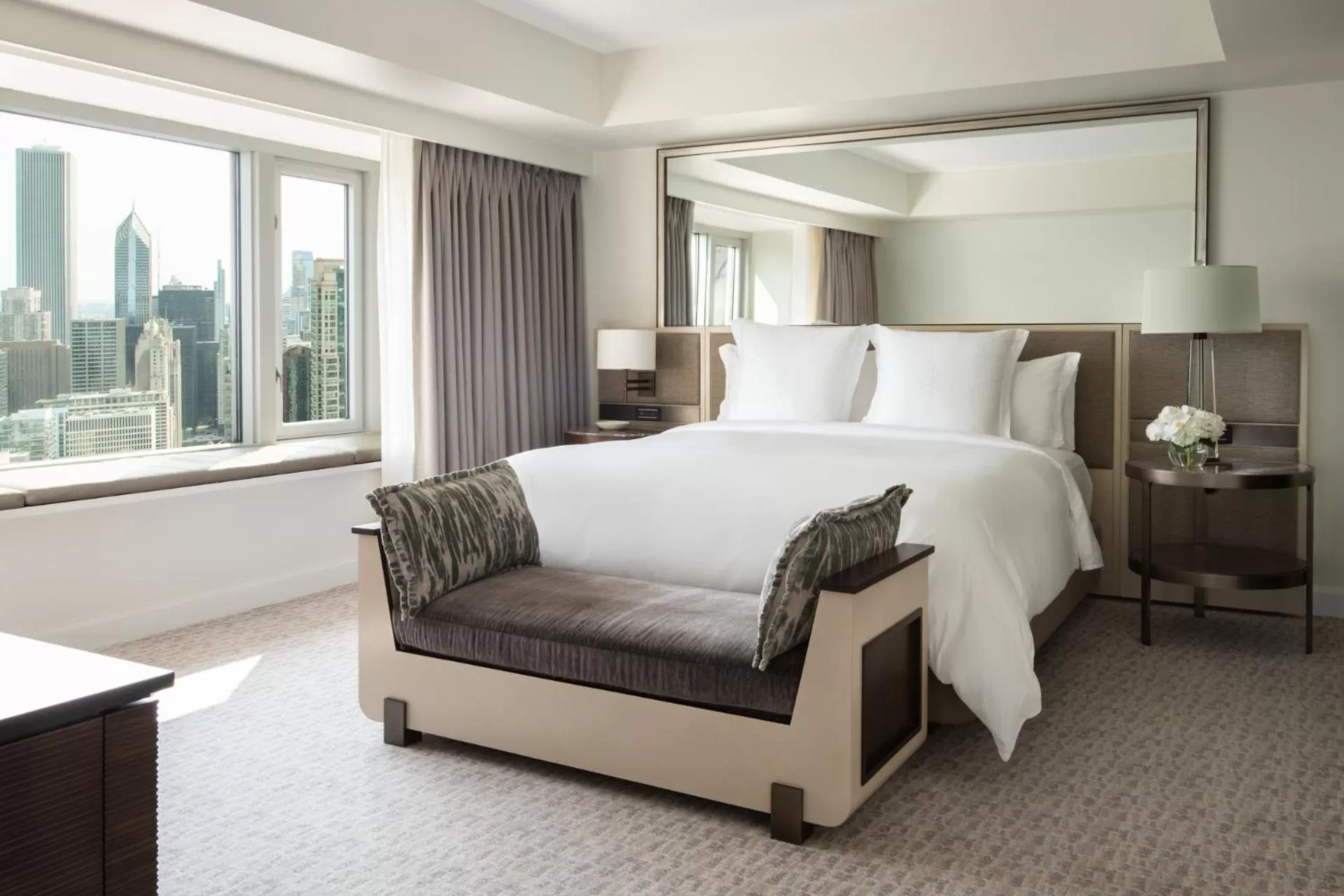 Deluxe One-Bedroom King Suite in Four Seasons Chicago