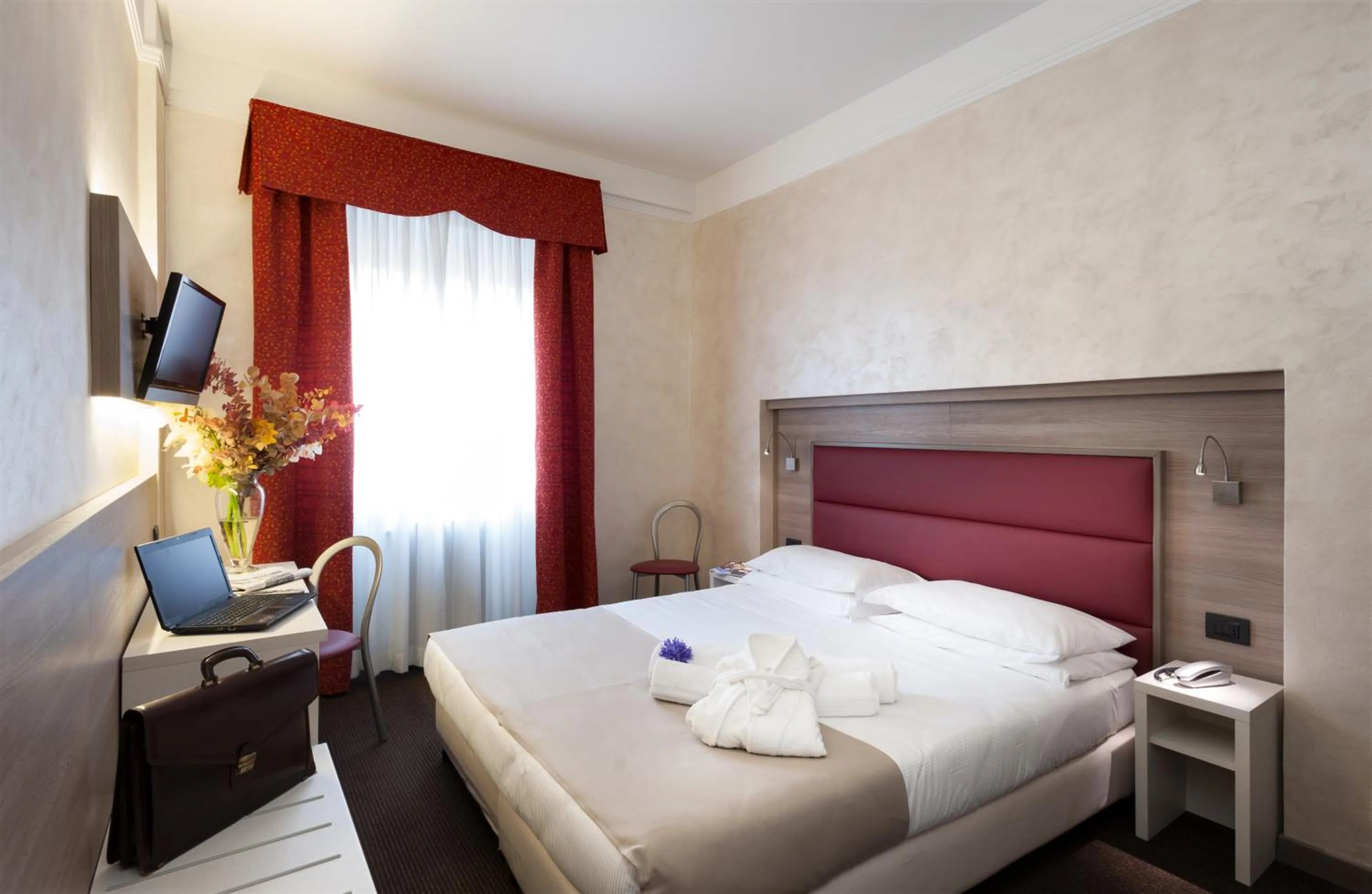 Single Room in Hotel Gamma