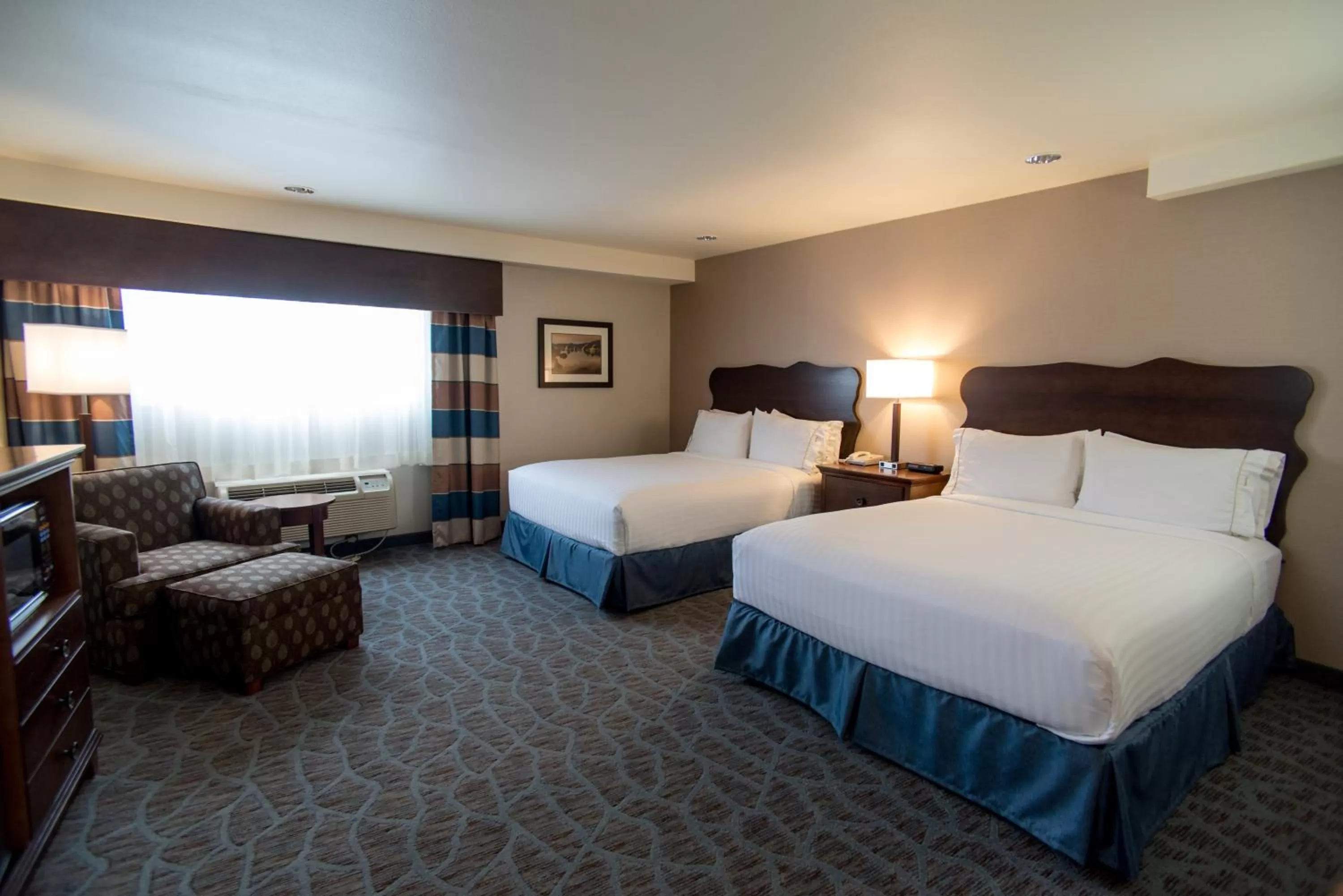 Standard Queen Room with Two Queen Beds - Extra Floor Space in Holiday Inn Express South Lake Tahoe by IHG
