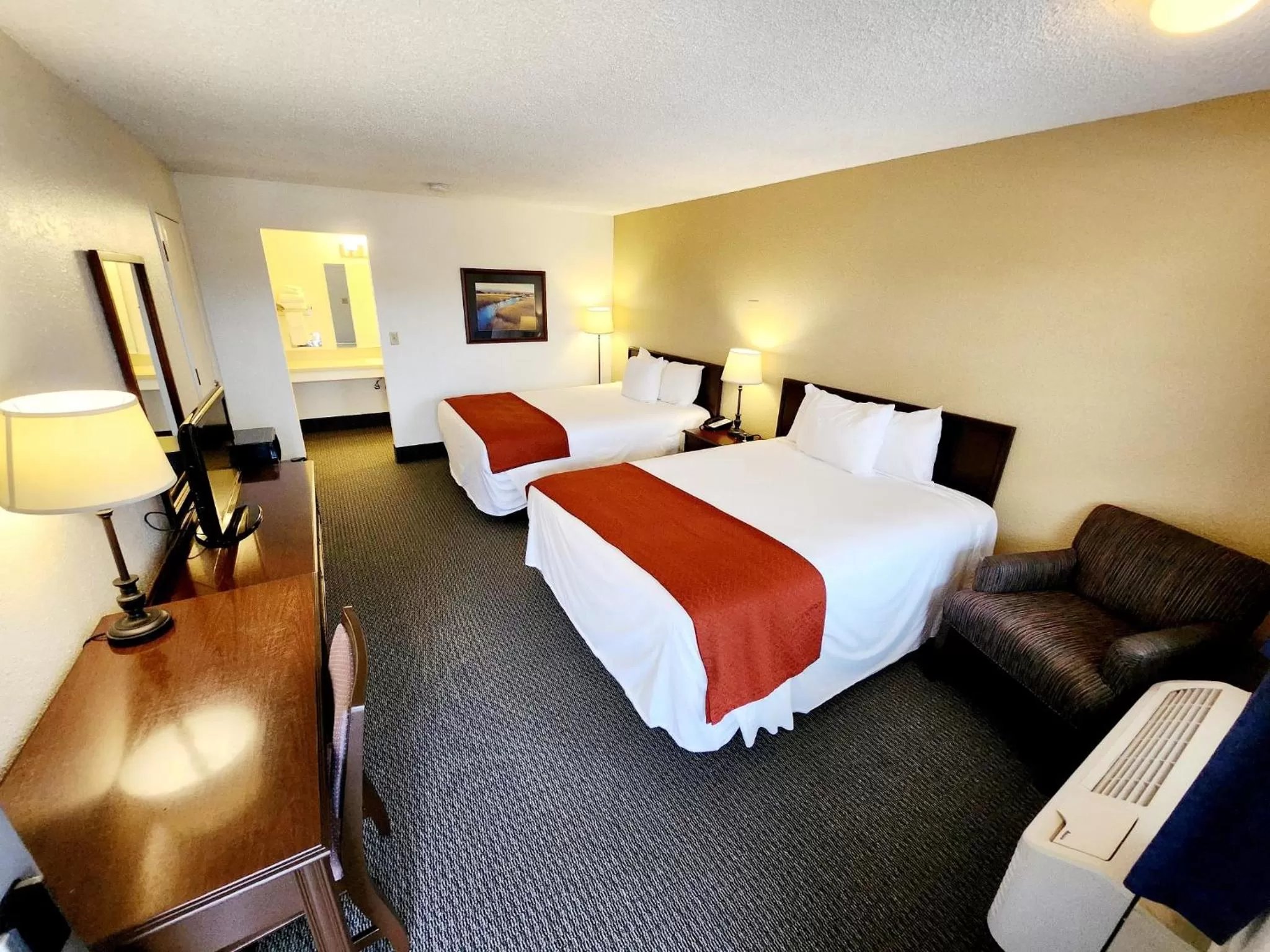 Queen Room with Two Queen Beds - Smoking in Budget Motel