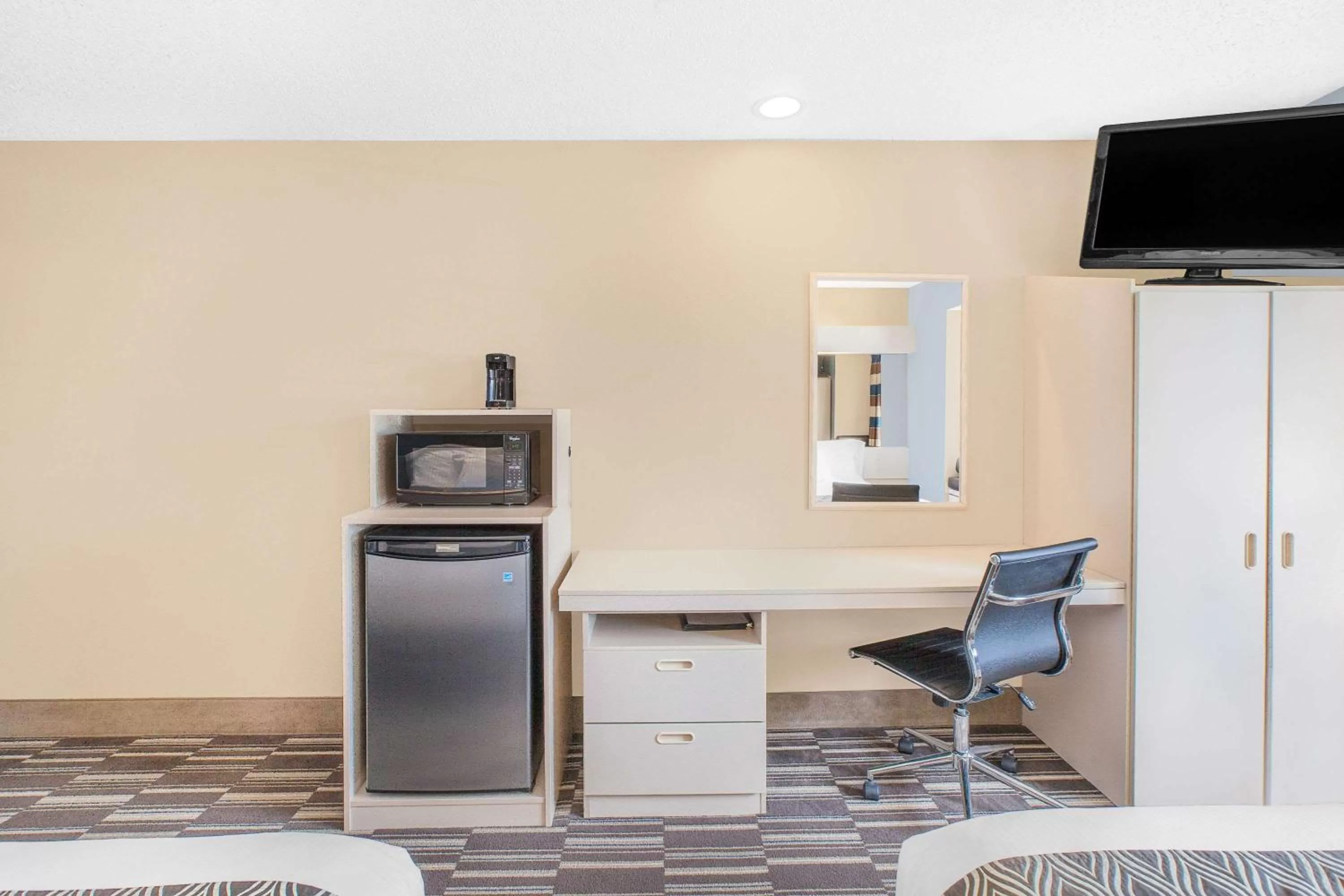 Superior Queen Suite - Disability Access - Non-Smoking in Microtel Inn and Suites Clear Lake
