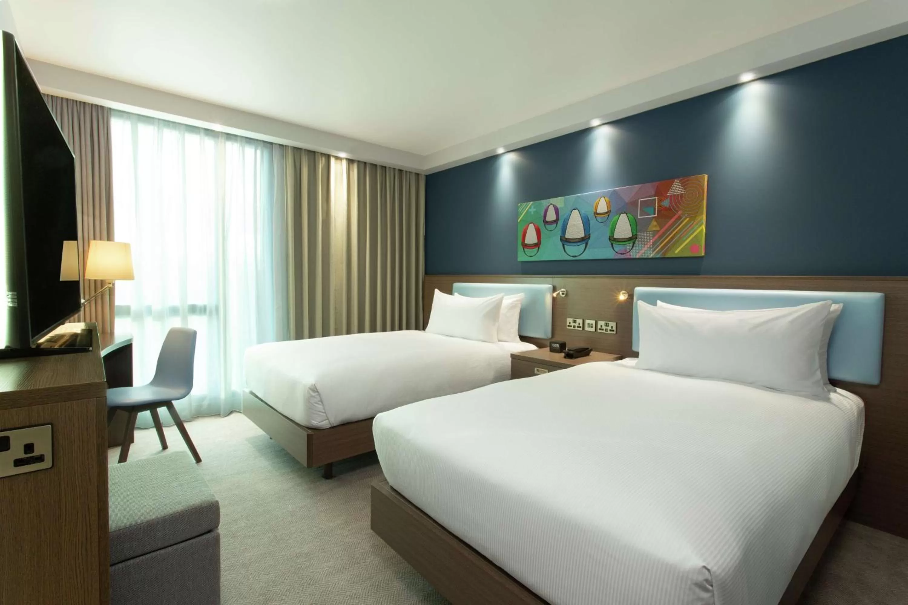 Twin Room with Racecourse view in Hampton By Hilton Hamilton Park