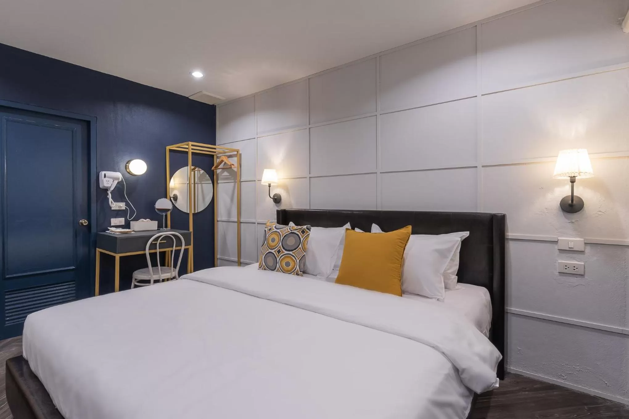 Standard King Room in The Mellow Pillow Hotel @ Chiang Mai Gate