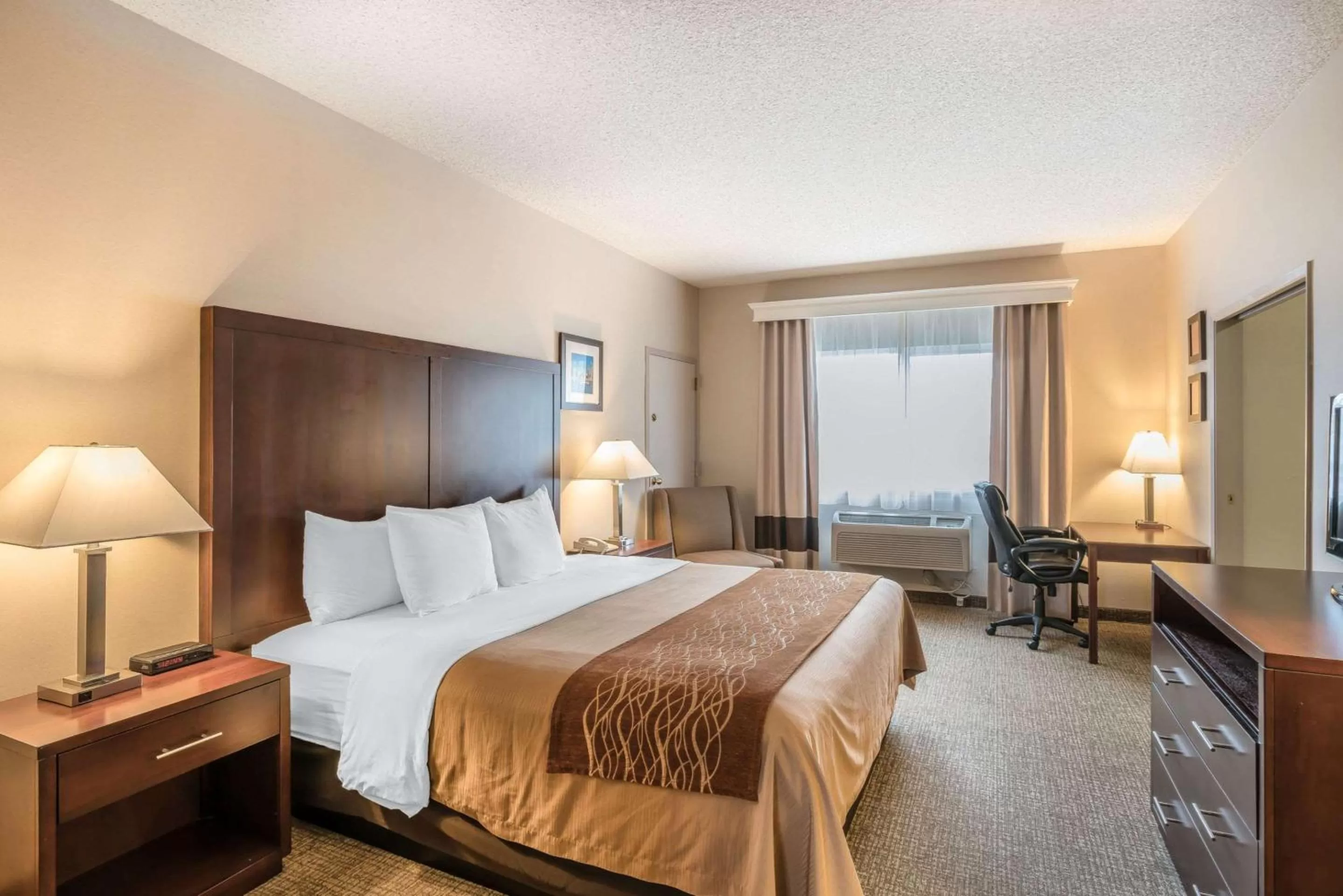 King Suite - Accessible/Non-Smoking in Comfort Inn & Suites Seattle North