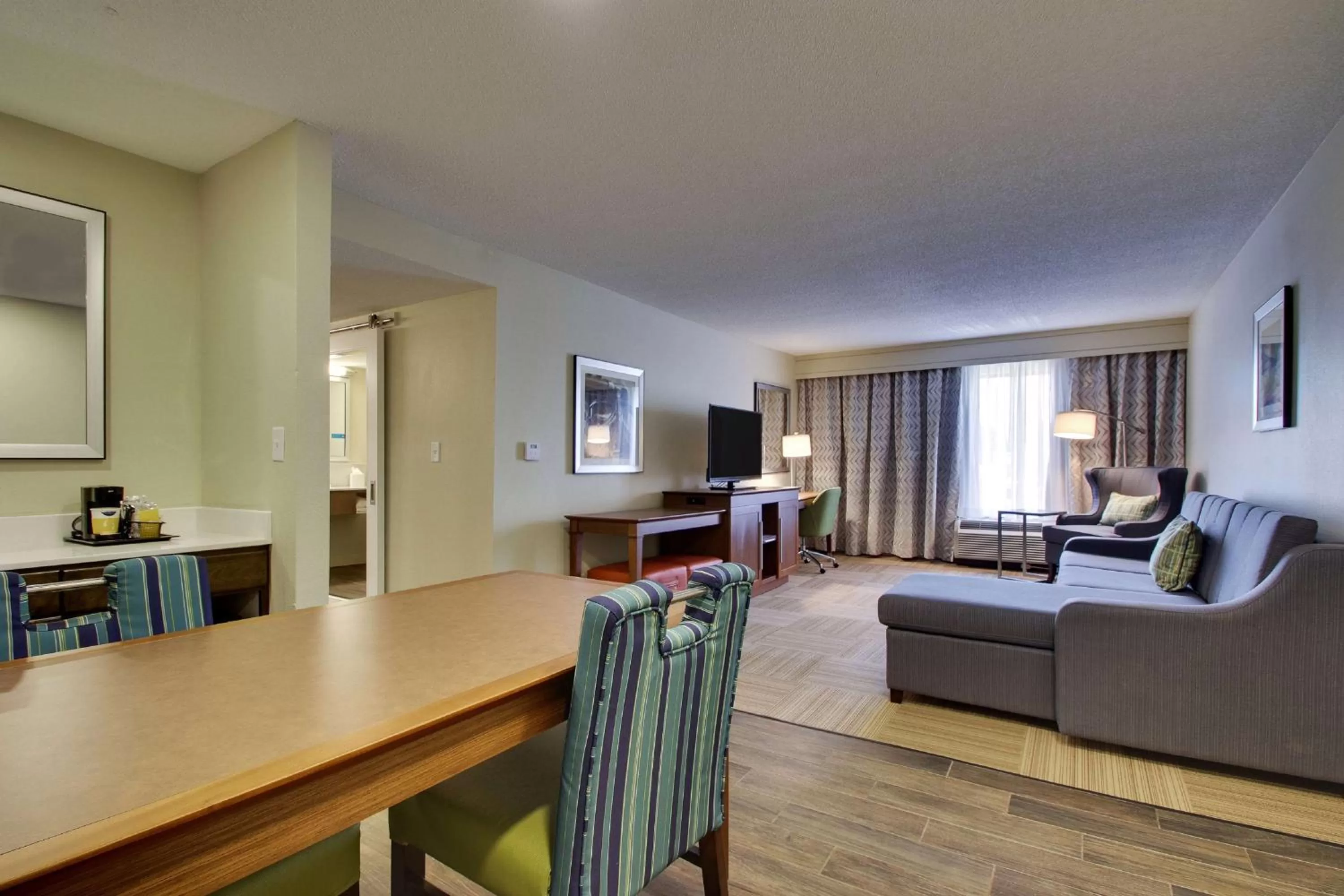 One-Bedroom King Suite - Non-Smoking in Hampton Inn Warner Robins