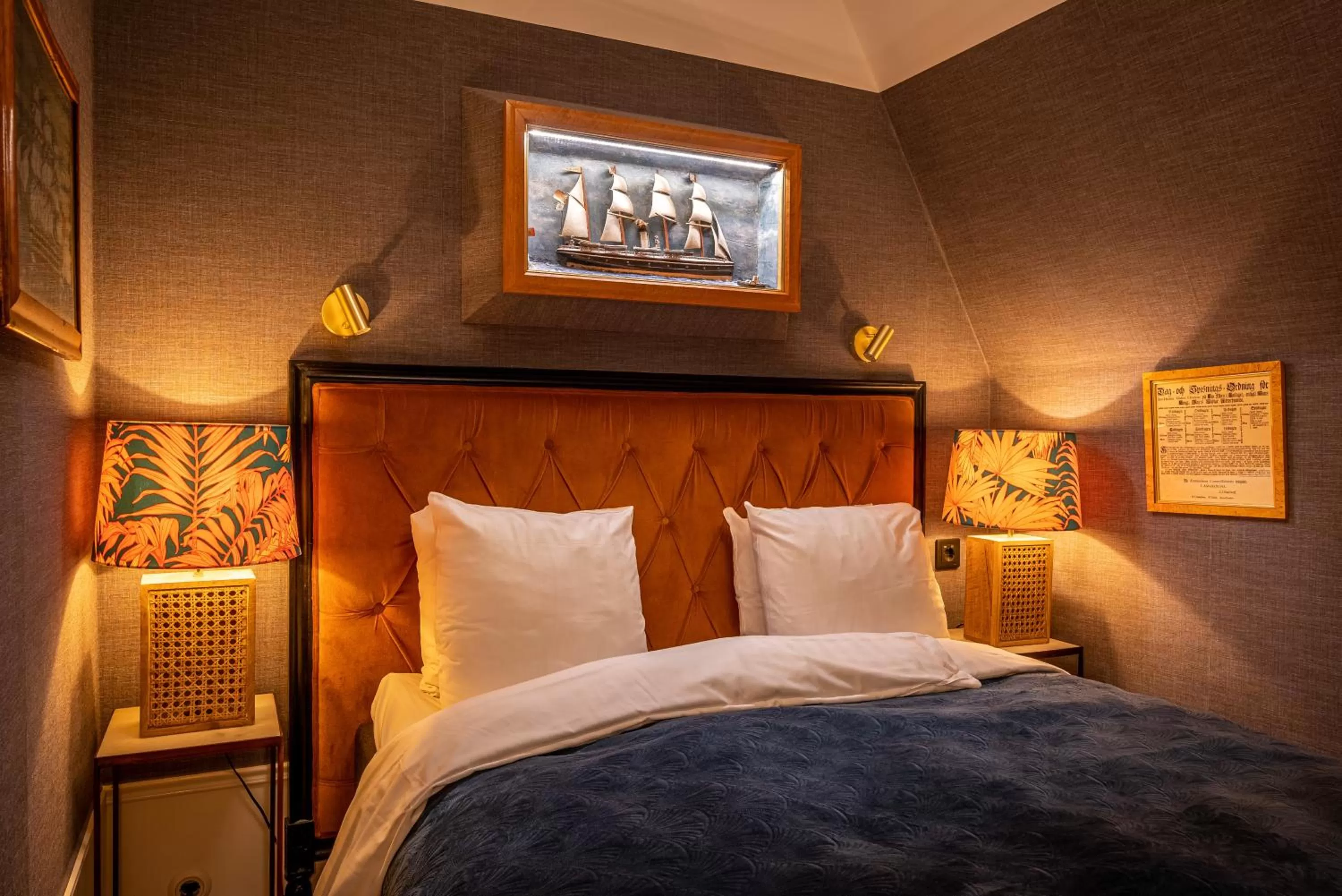 Small Double Room in Victory Hotel