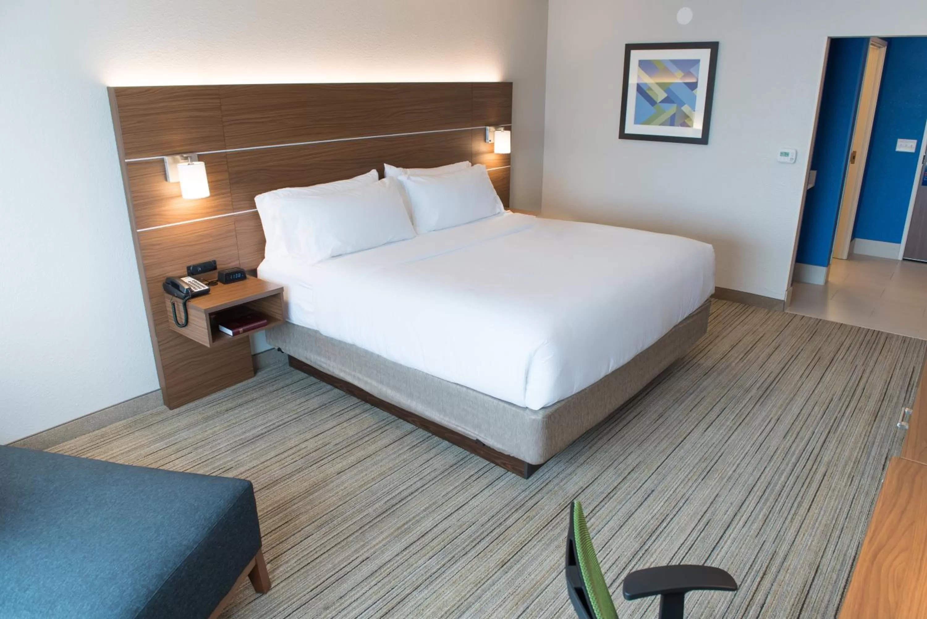 King Room - Hearing Accessible - Non-Smoking in Holiday Inn Express & Suites - Fort Wayne North, an IHG Hotel