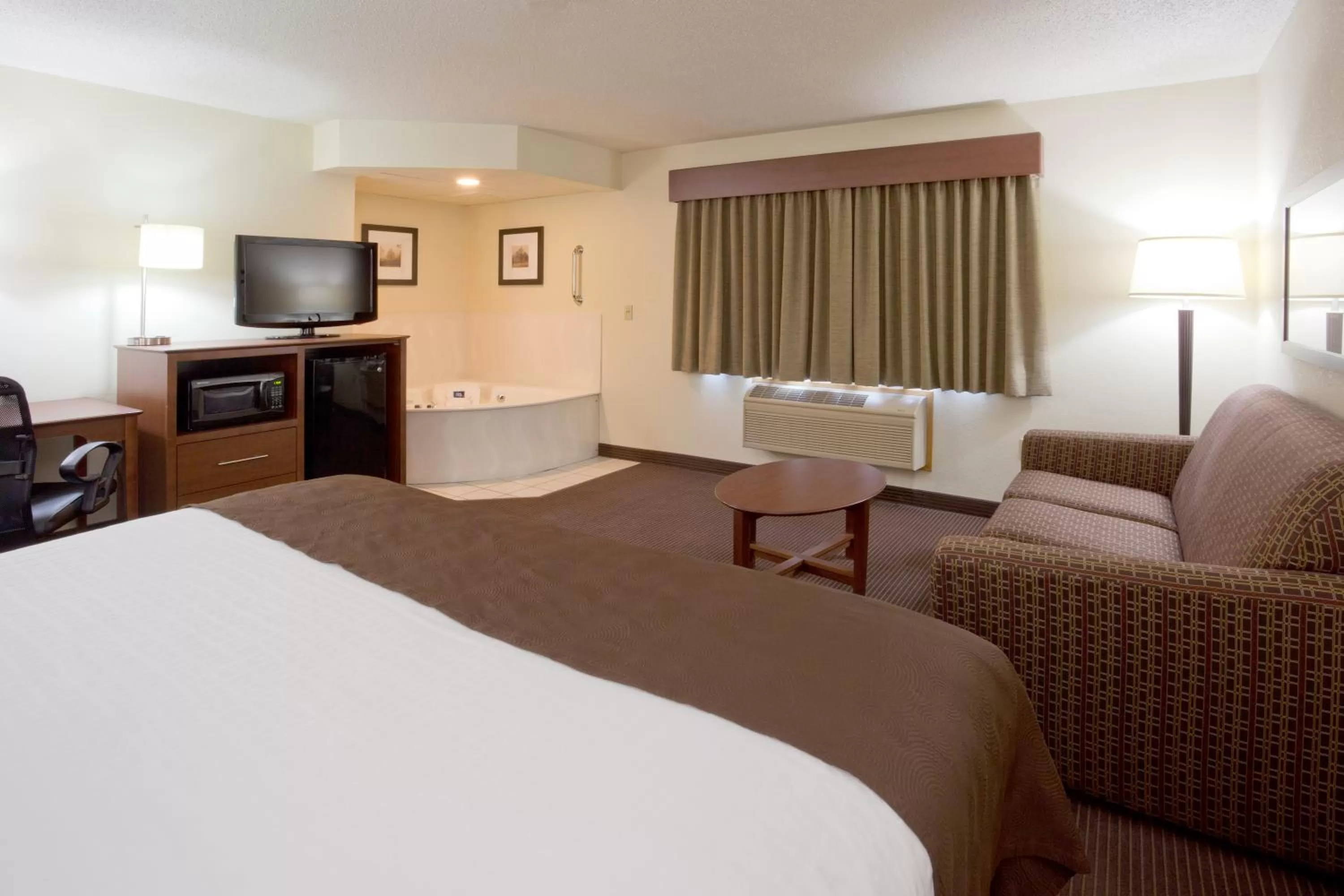 Deluxe King Studio Suite - Non-Smoking in AmericInn by Wyndham Bismarck