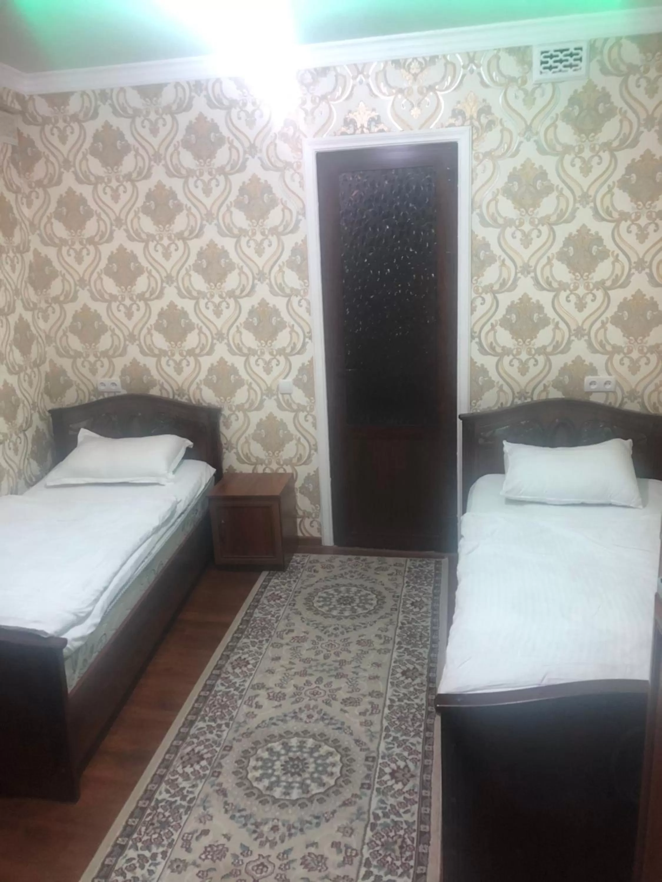 Deluxe Twin Room in Tilyakori Hotel