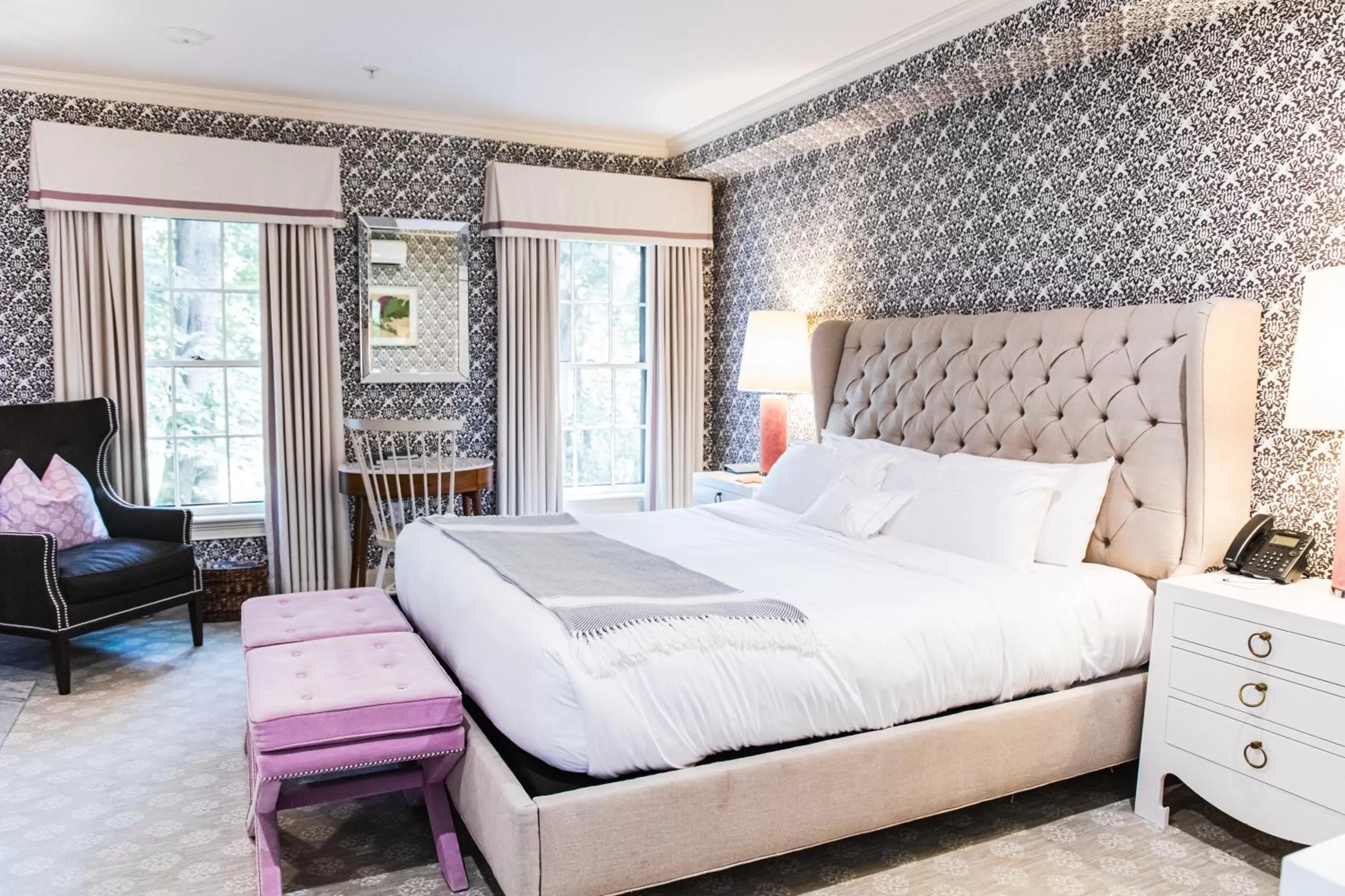 Superior King Room in The Inn at Hastings Park, Relais & Châteaux