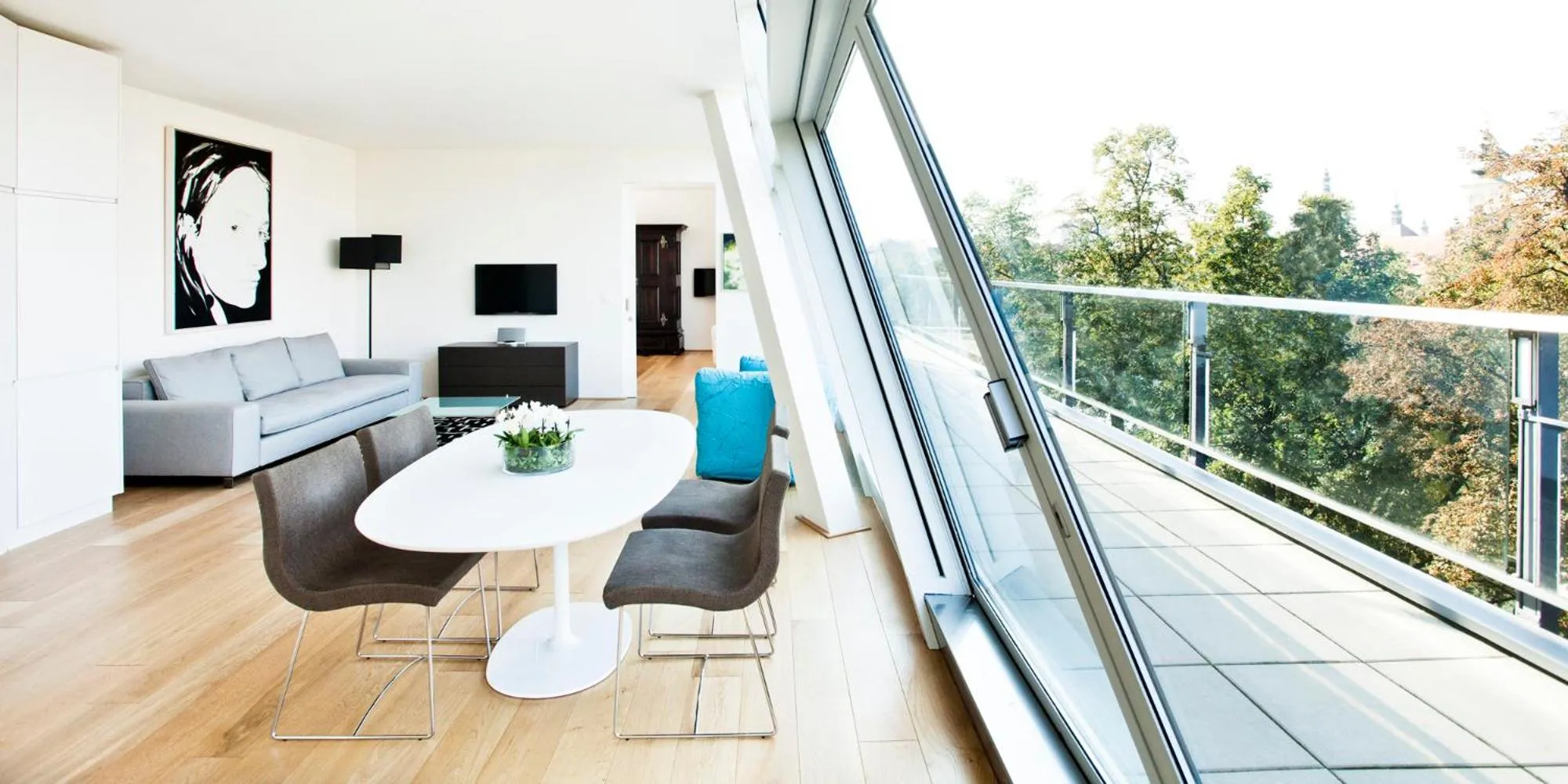 Two-Bedroom Apartment with Balcony in Schlossberghotel
