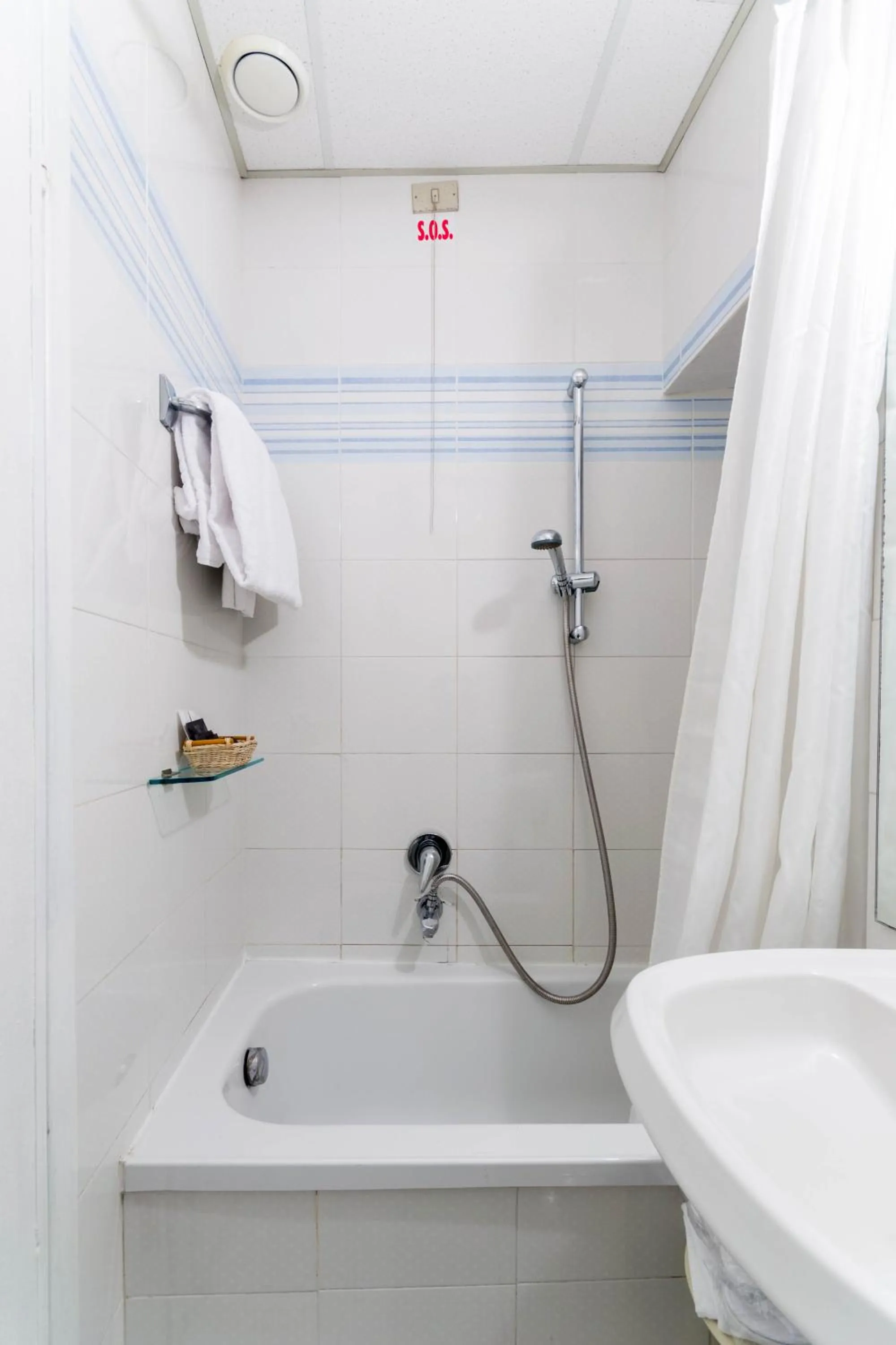 Economy Twin Room in Hotel Rex