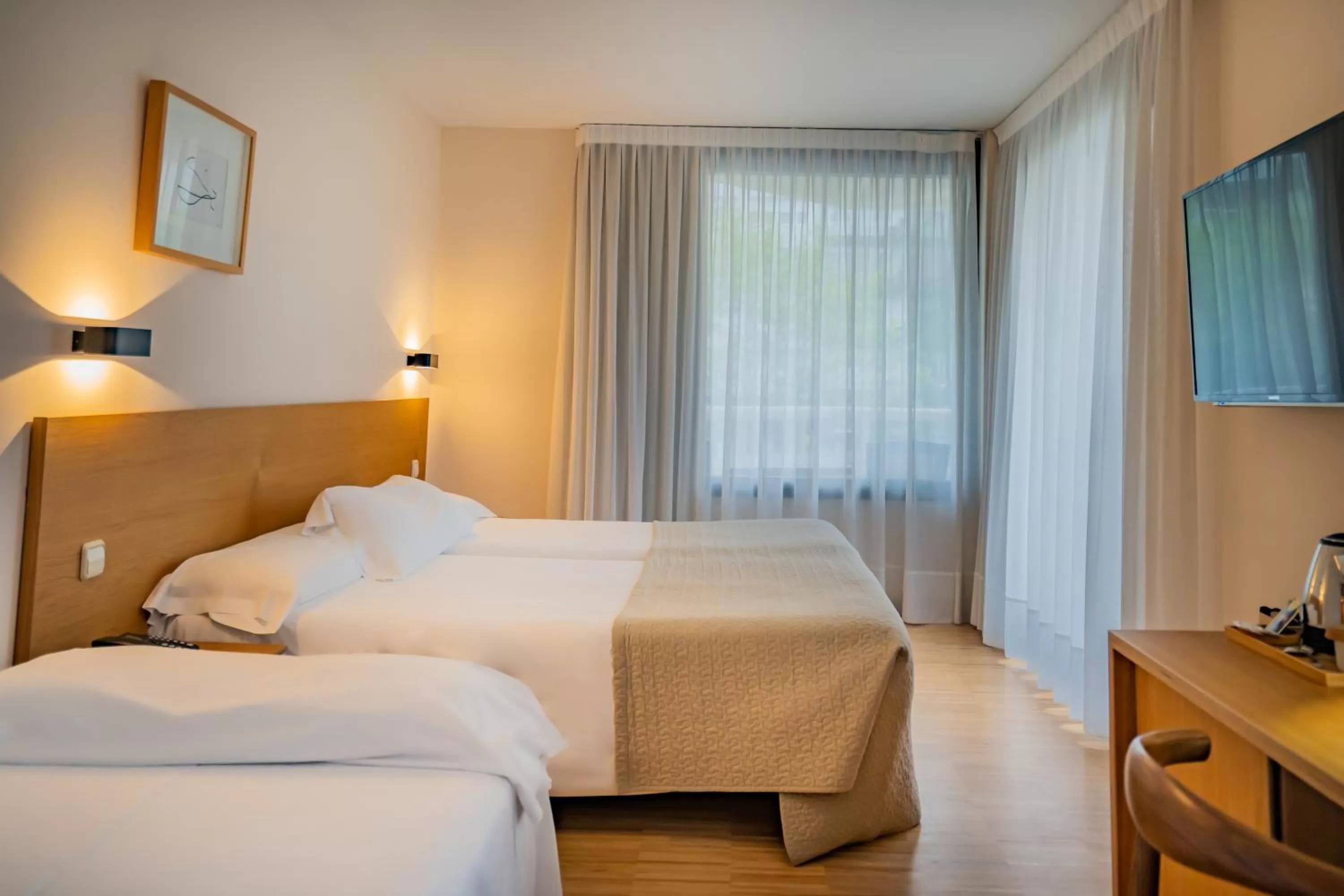 Double or Twin Room with Extra Bed and Terrace (3 Adults) in Gran Hotel Victoria