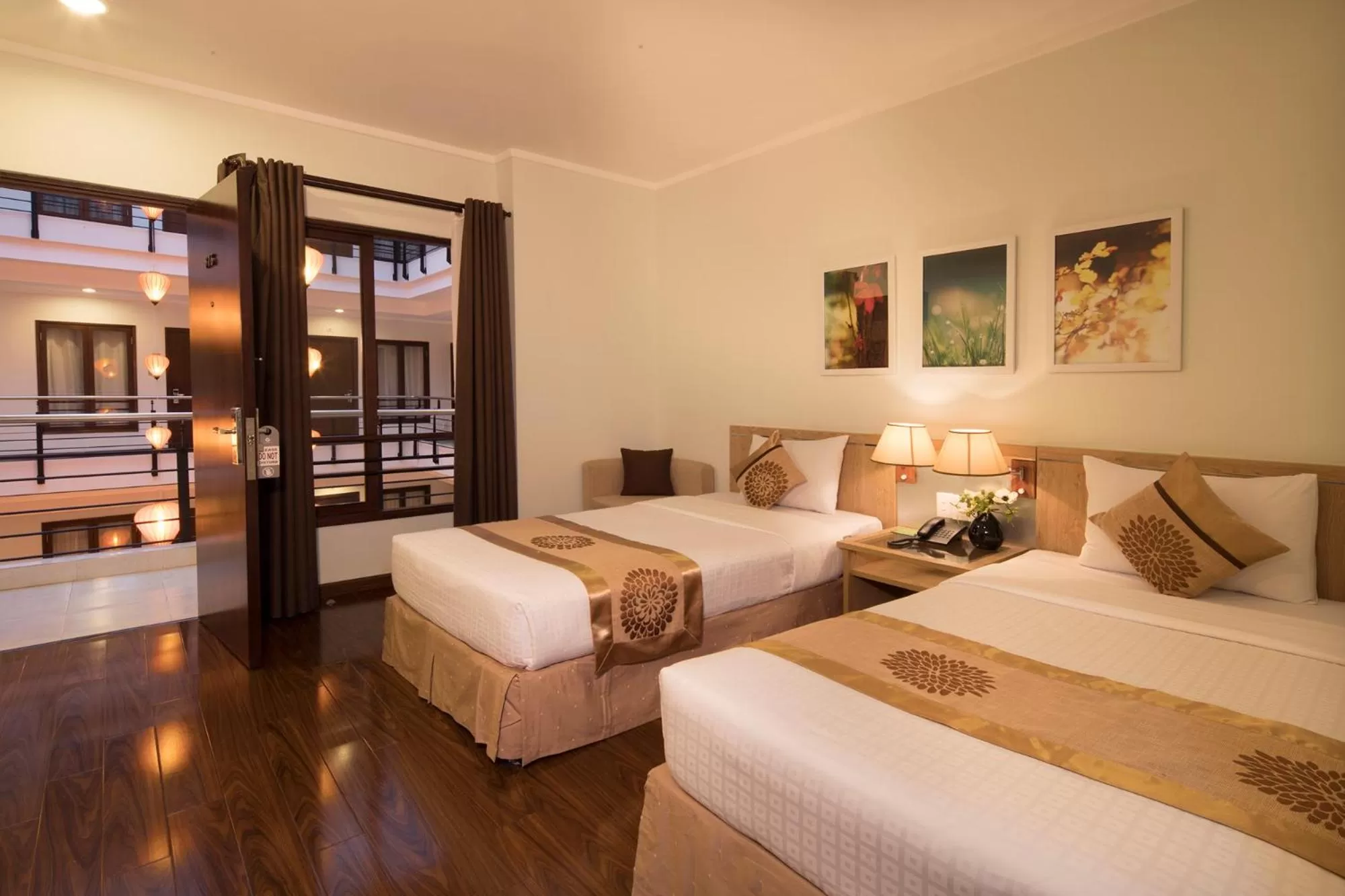 Superior Twin with window internal view - single occupancy in Vien Dong Hotel - Near Bui Vien Walking Street