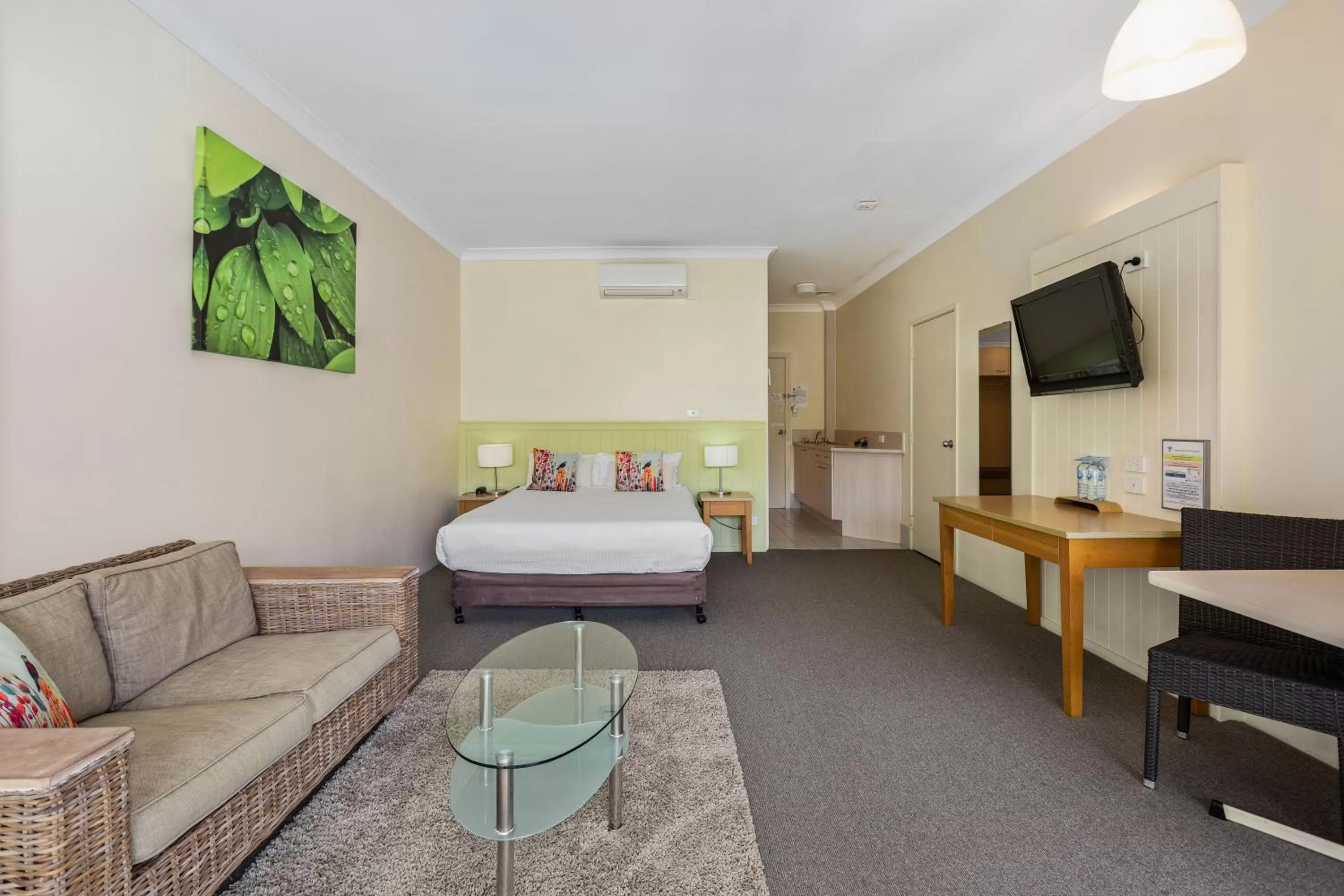 Deluxe Queen Room in Ballina Beach Resort